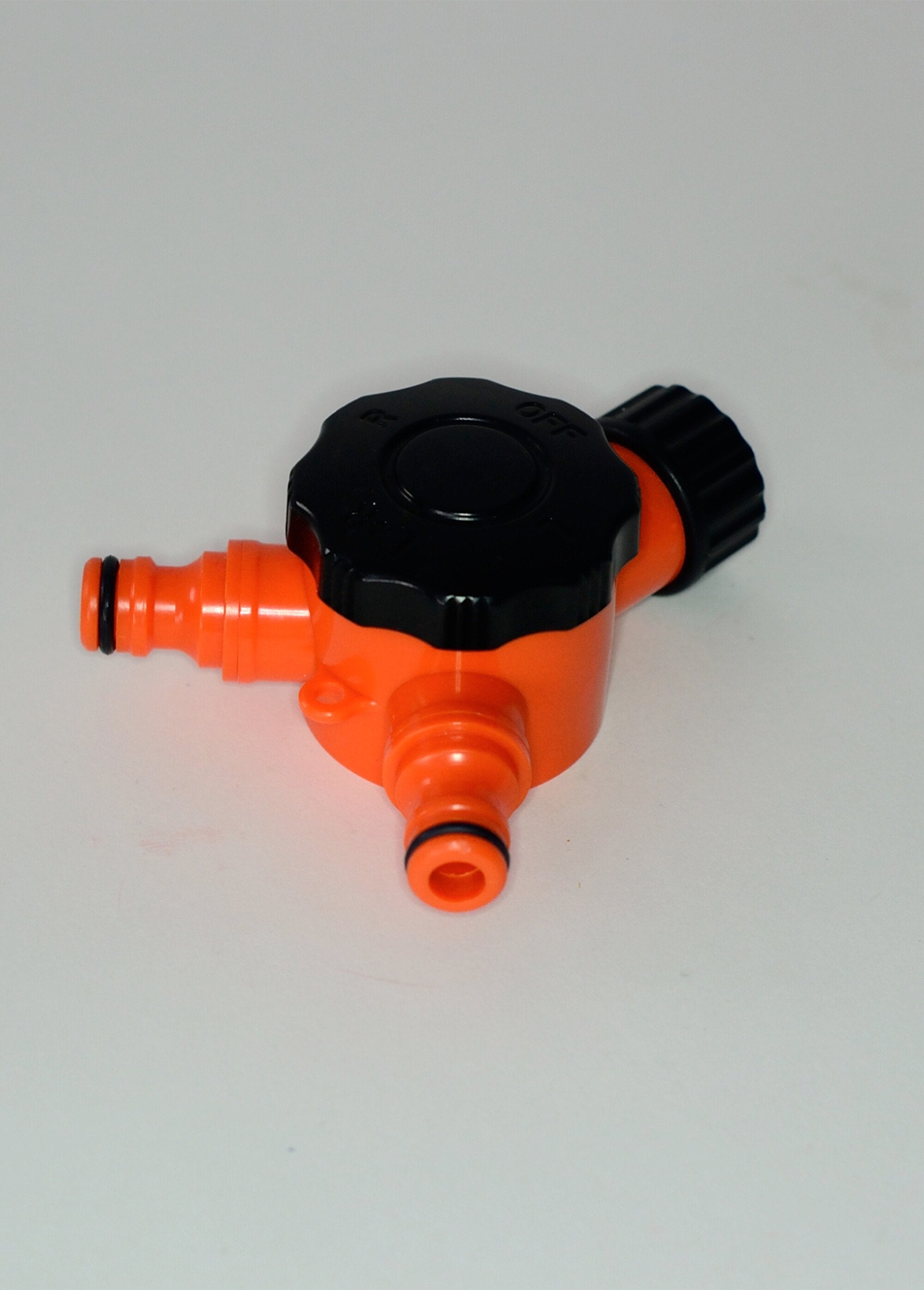 Conector_para_2_mangueras_de_jardín_naranja_FA1_slim