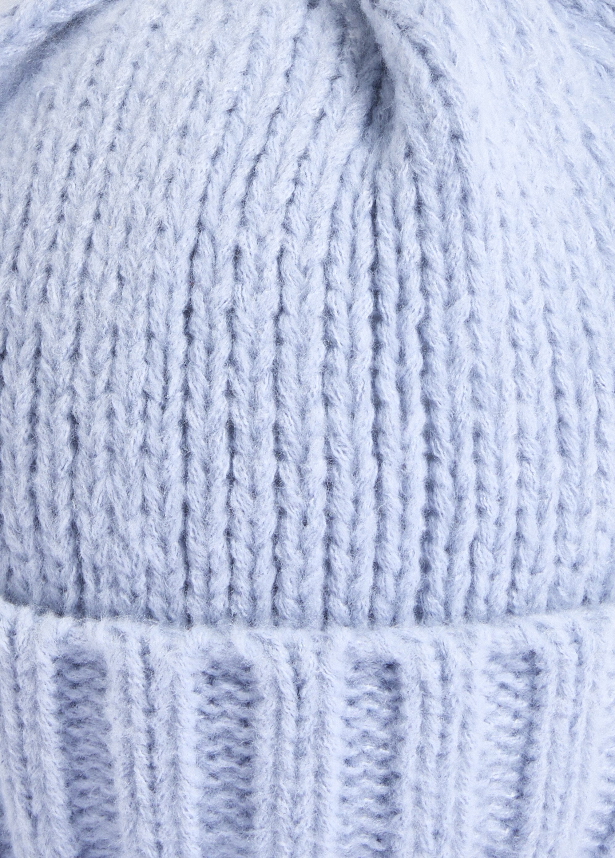 Gorro_con_puños_de_punto_acanalado_en_tonos_pastel_Cielo_azul_DE1_slim