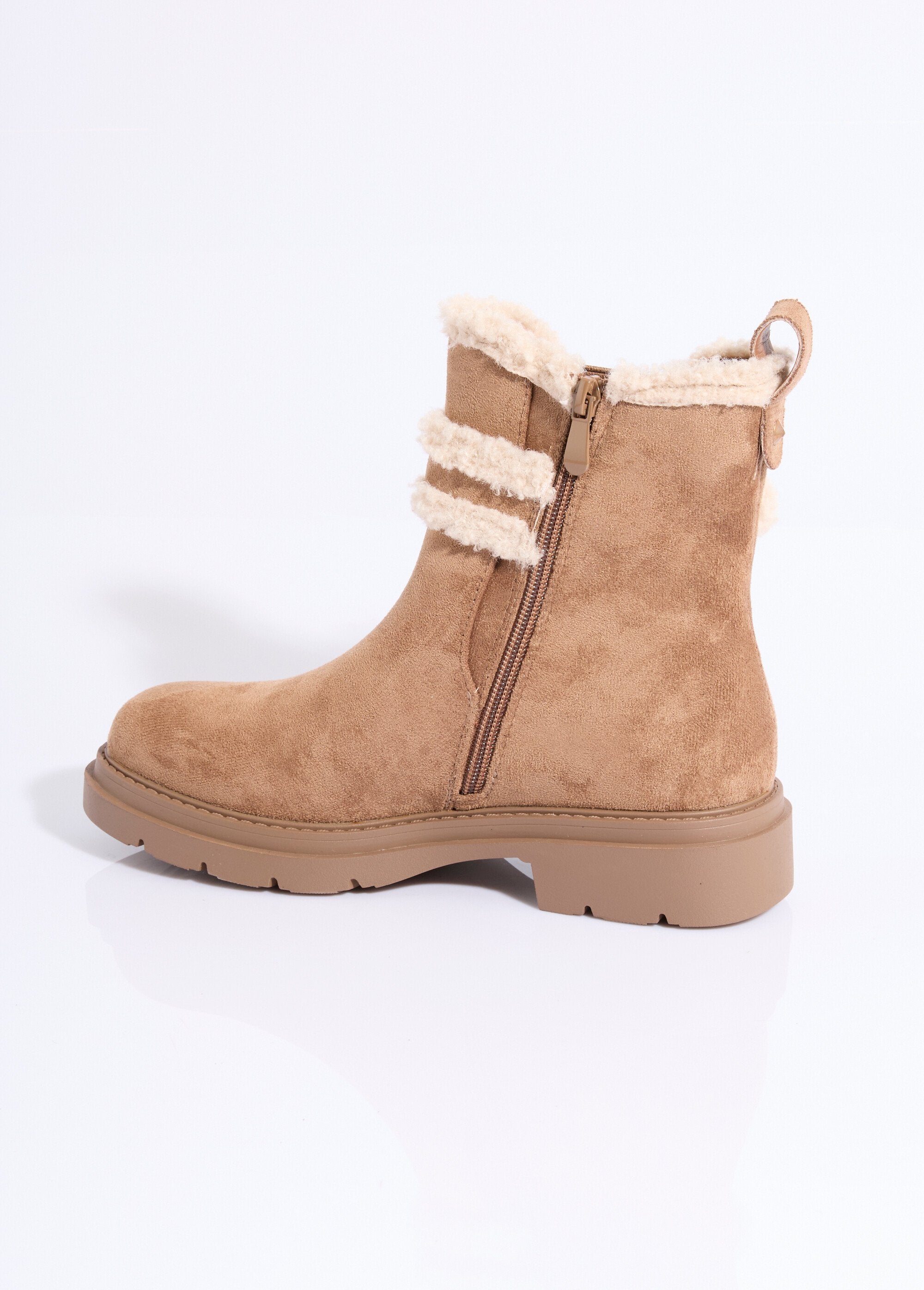 Botas_de_ante_con_detalles_efecto_lana_camello_DO1_slim