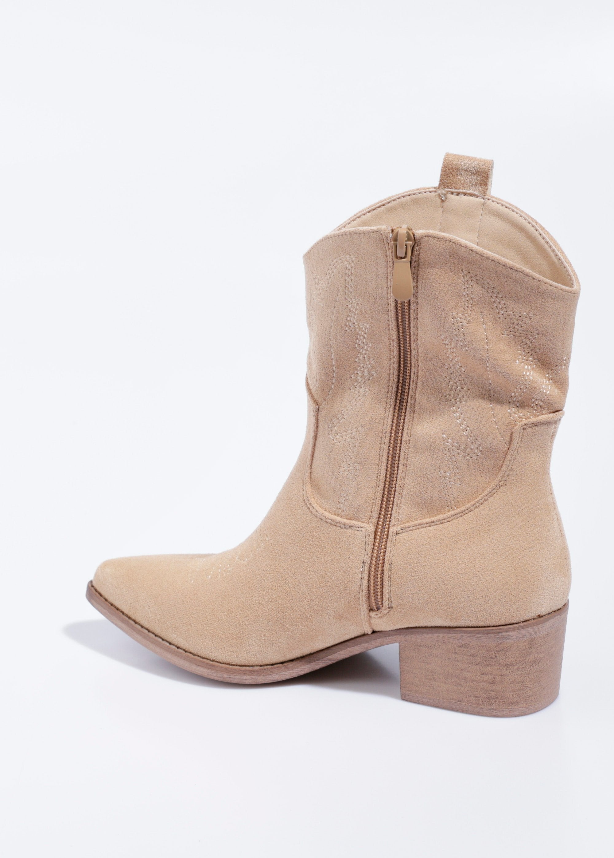 Botines_de_ante_con_tacón,_estilo_western_Beige_DO1_slim