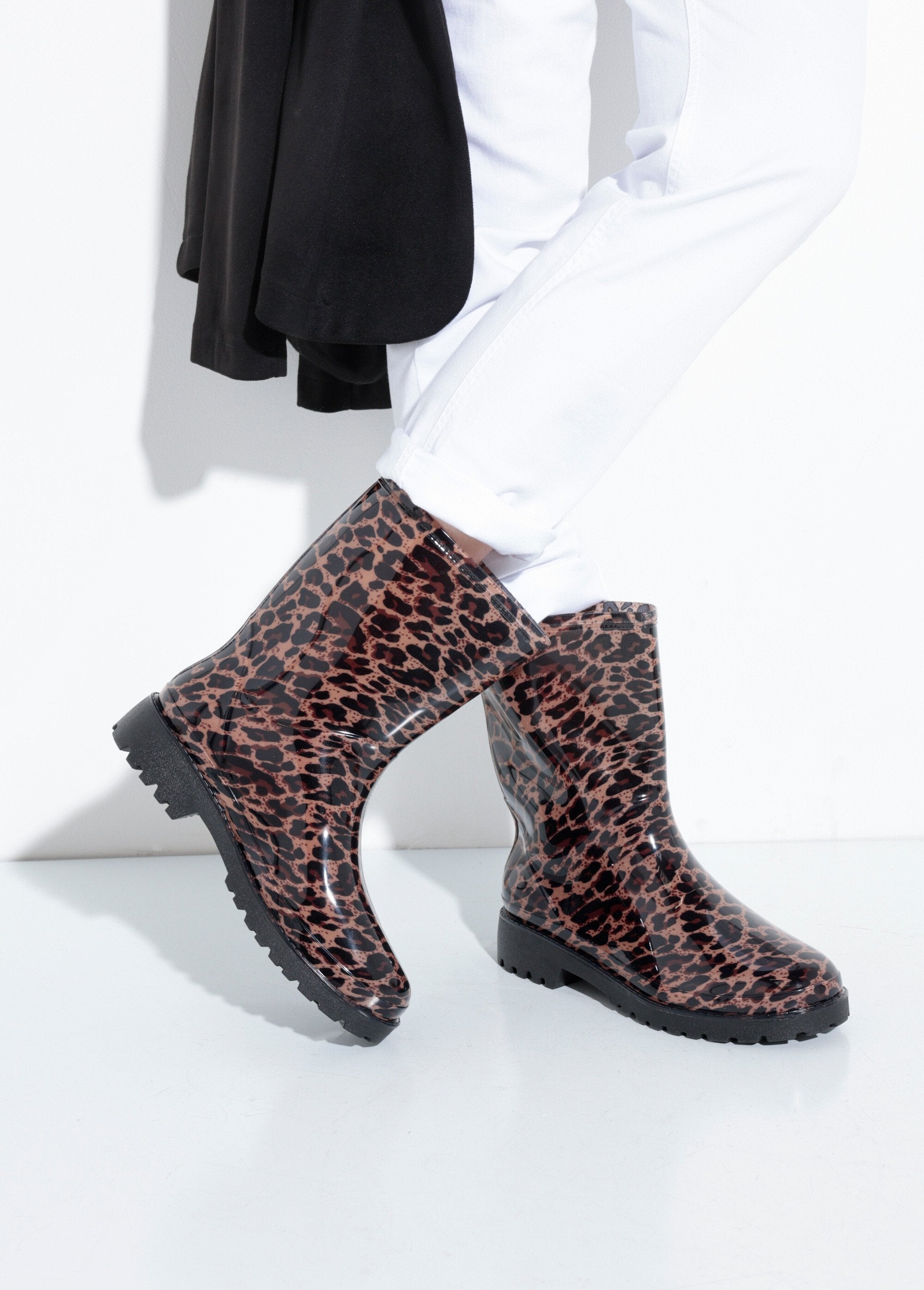 Botas_de_lluvia_de_leopardo_con_suela_dentada_Leopardo_SF1_slim