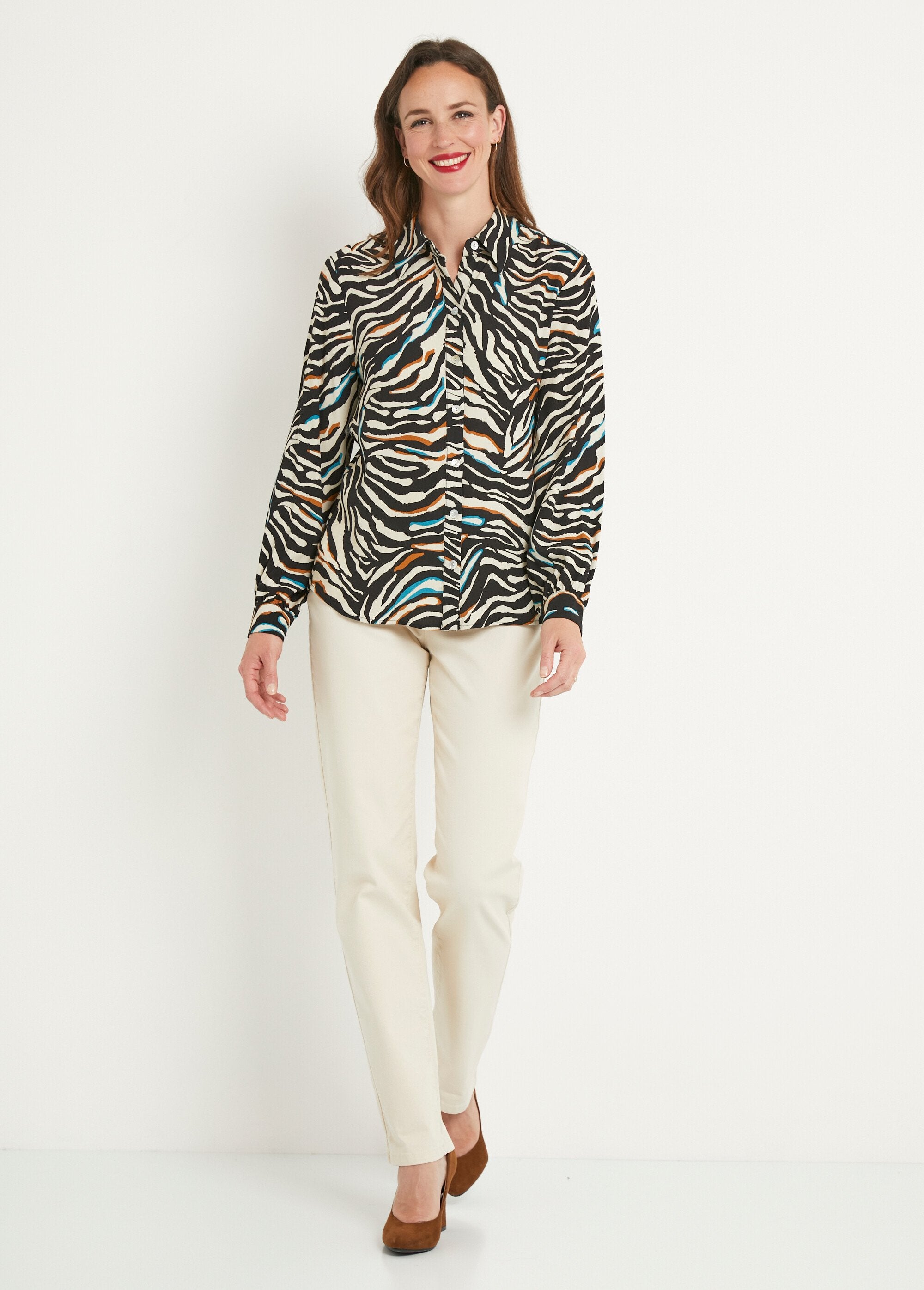 Blusa_larga_abotonada_con_estampado_de_cebra_Negro_y_azul_SF1_slim