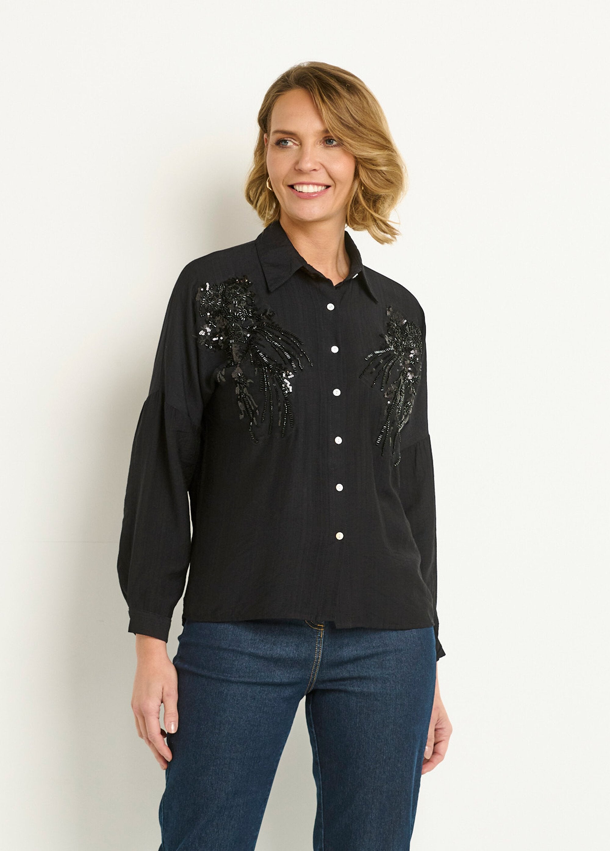 Blusa_bordada_con_perlas_y_lentejuelas_Negro_FA1_slim