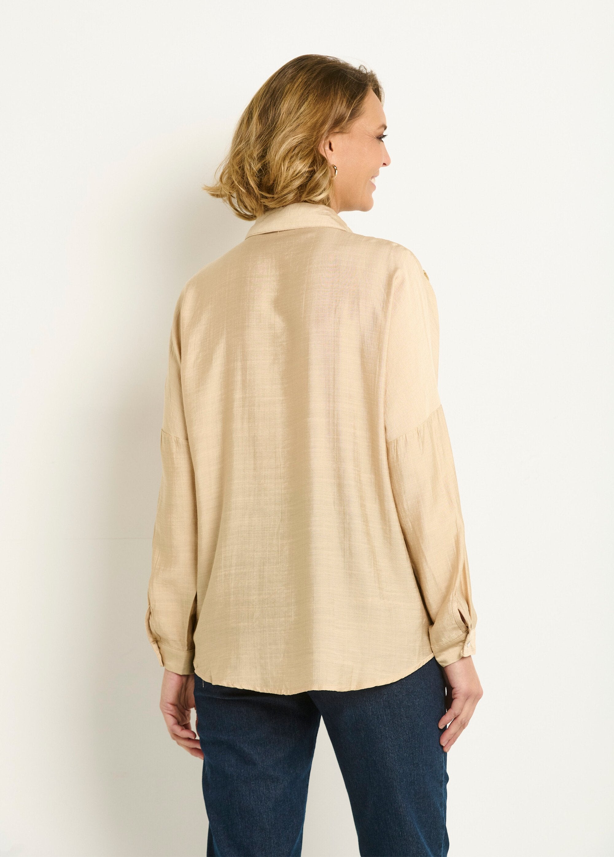 Blusa_bordada_con_perlas_y_lentejuelas_Beige_DO1_slim