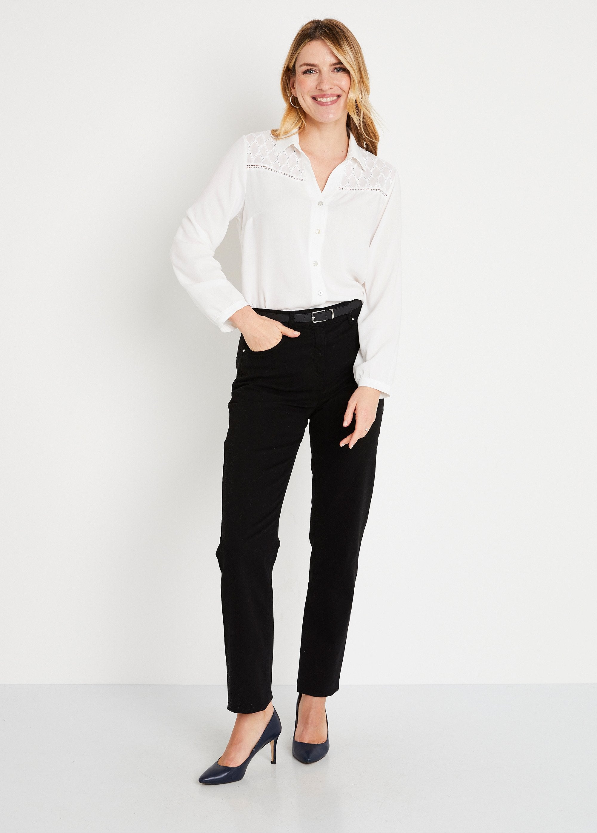Blusa_lisa_bordada_con_botones_Crudo_SF1_slim