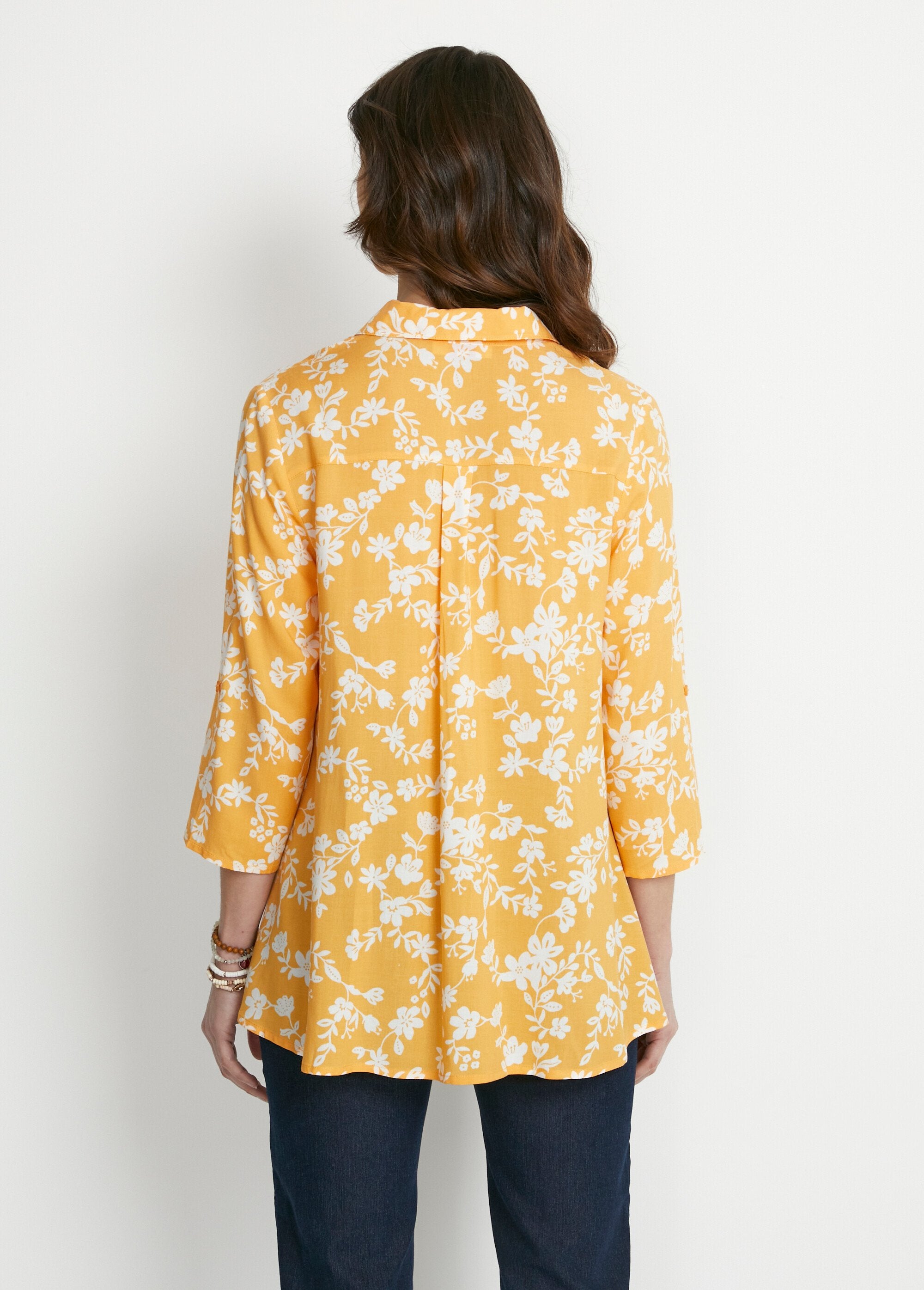 Blusa_estampada_manga_3/4_espalda_larga_amarillo_y_blanco_DO1_slim