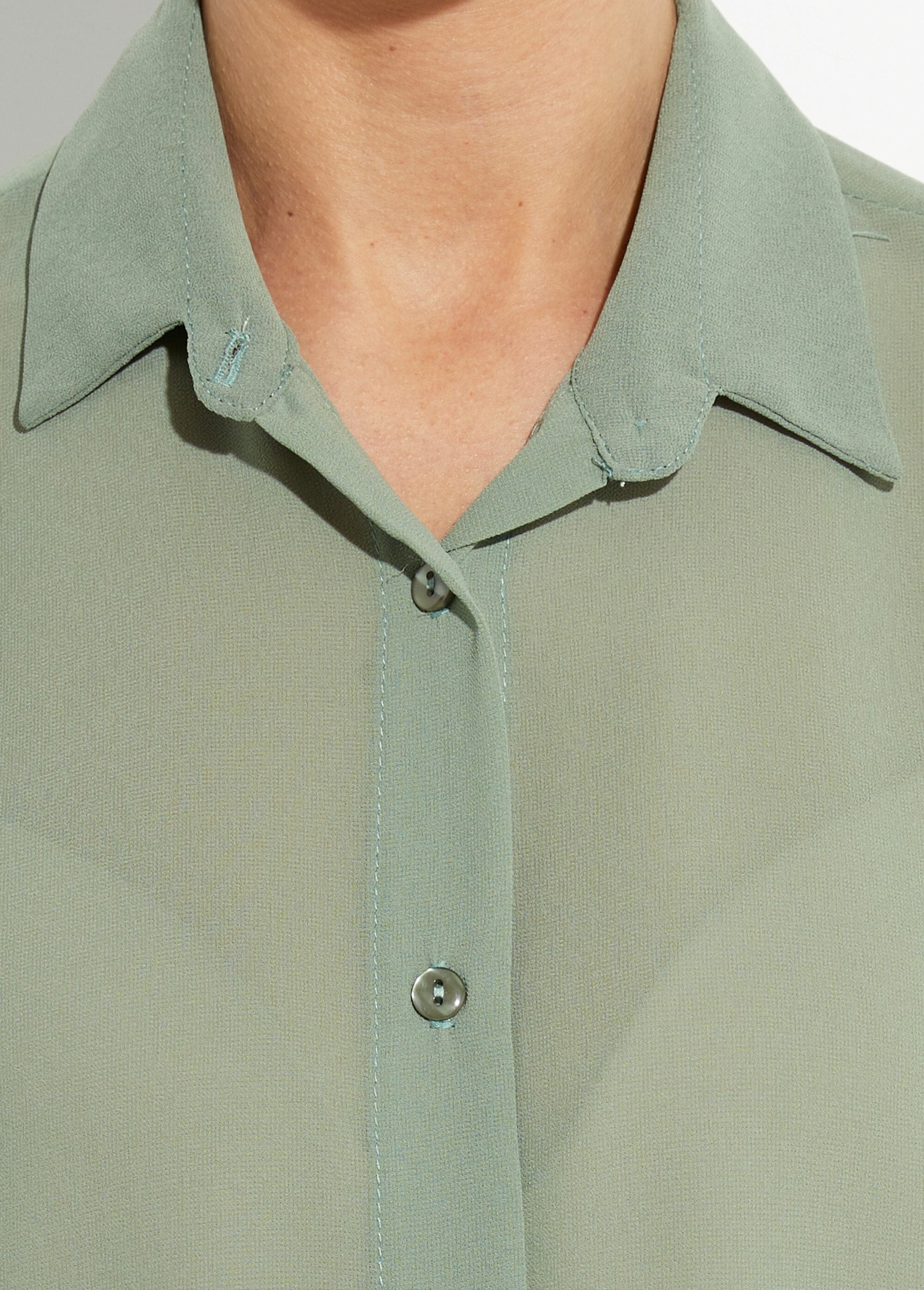 Blusa_fluida_de_voile_con_mangas_largas_Caqui_DE1_slim