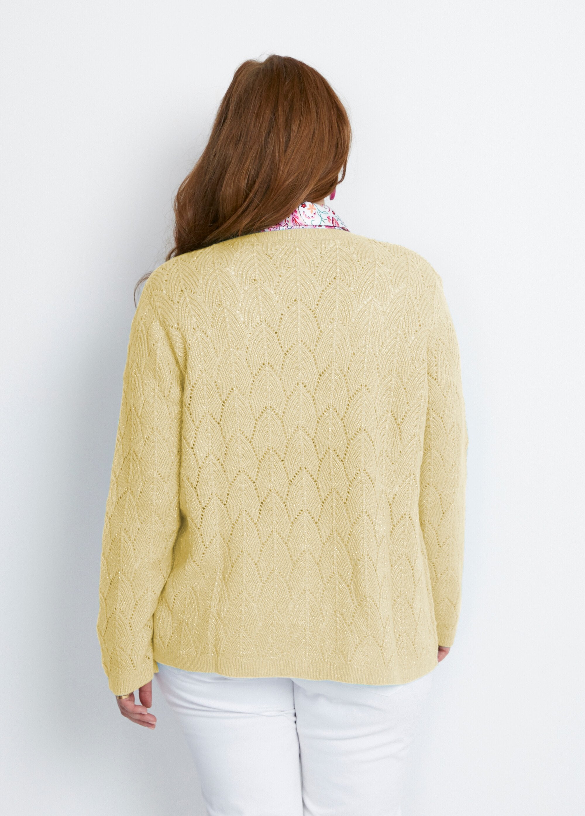 Chaleco_abotonado_con_fibras_recicladas_Vainilla_DO1_curvy