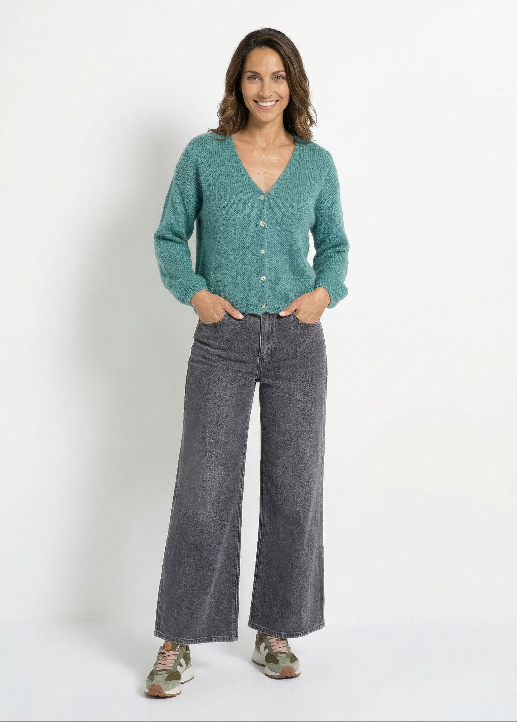 Gilet_chaud_col_V_en_maille_mohair_Vert_amande_SF1_slim