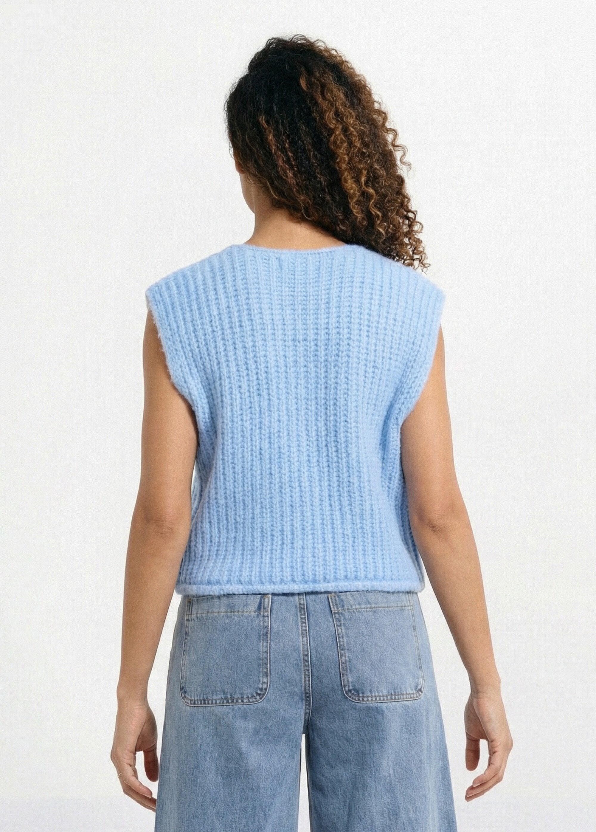 Chaleco_sin_mangas_con_botones_joya_Cielo_DO1_slim