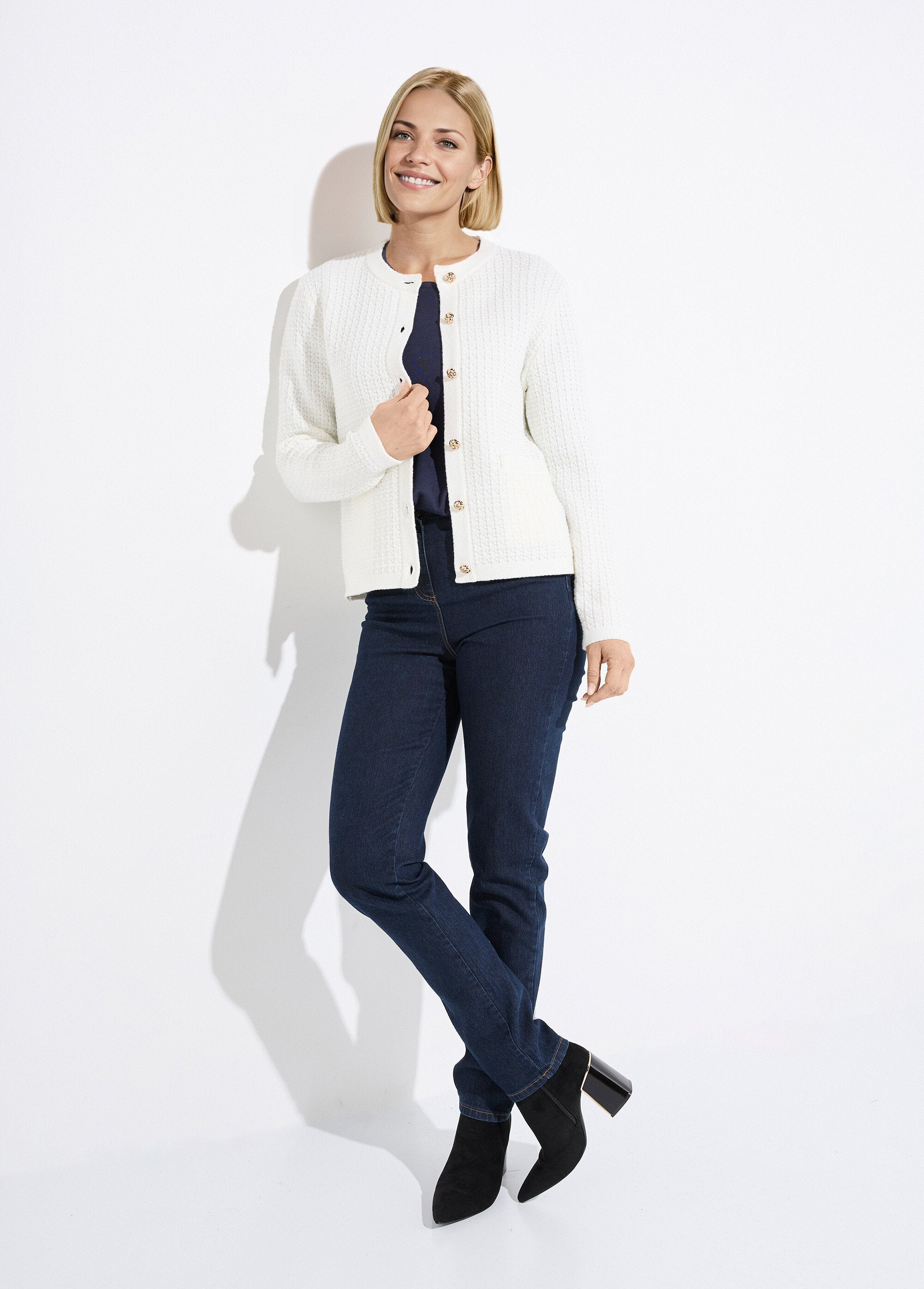 Chaqueta_chaleco_corta_abotonada_en_punto_efecto_tweed_Crudo_SF1_slim