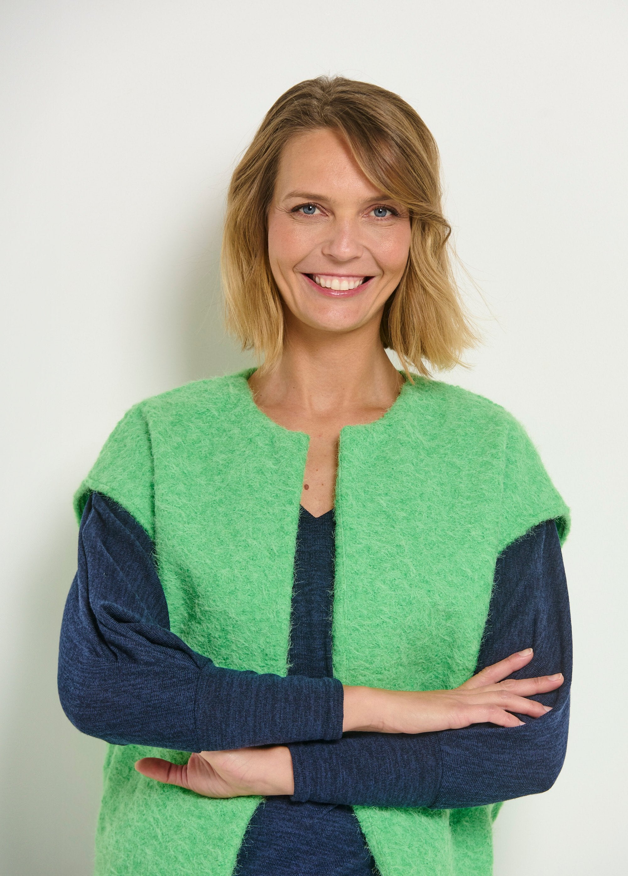 Chaqueta_sin_mangas_de_efecto_lana_Verde_DE1_slim