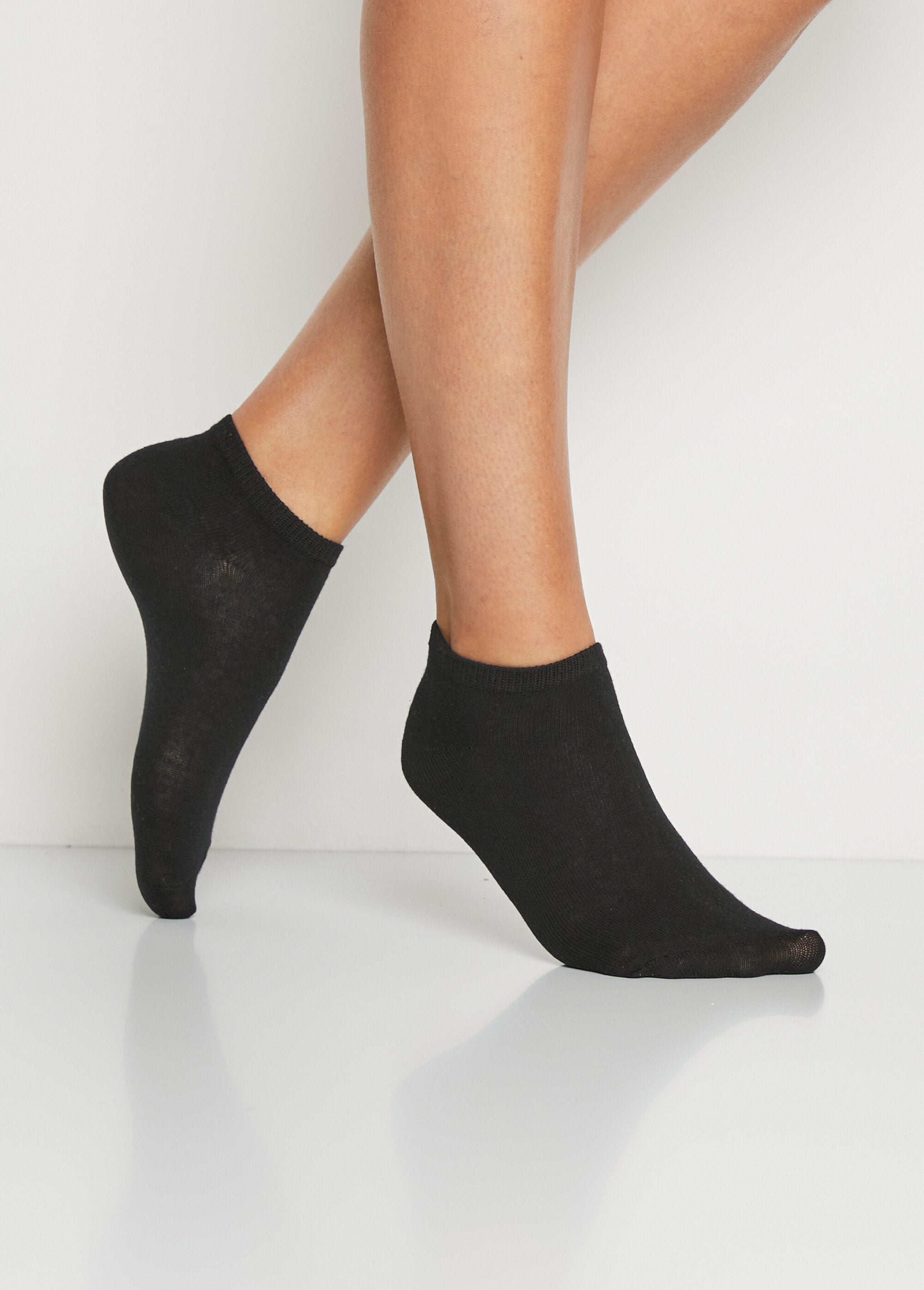 Calcetines_discretos_hasta_el_tobillo_lote_negro3_FA1_slim