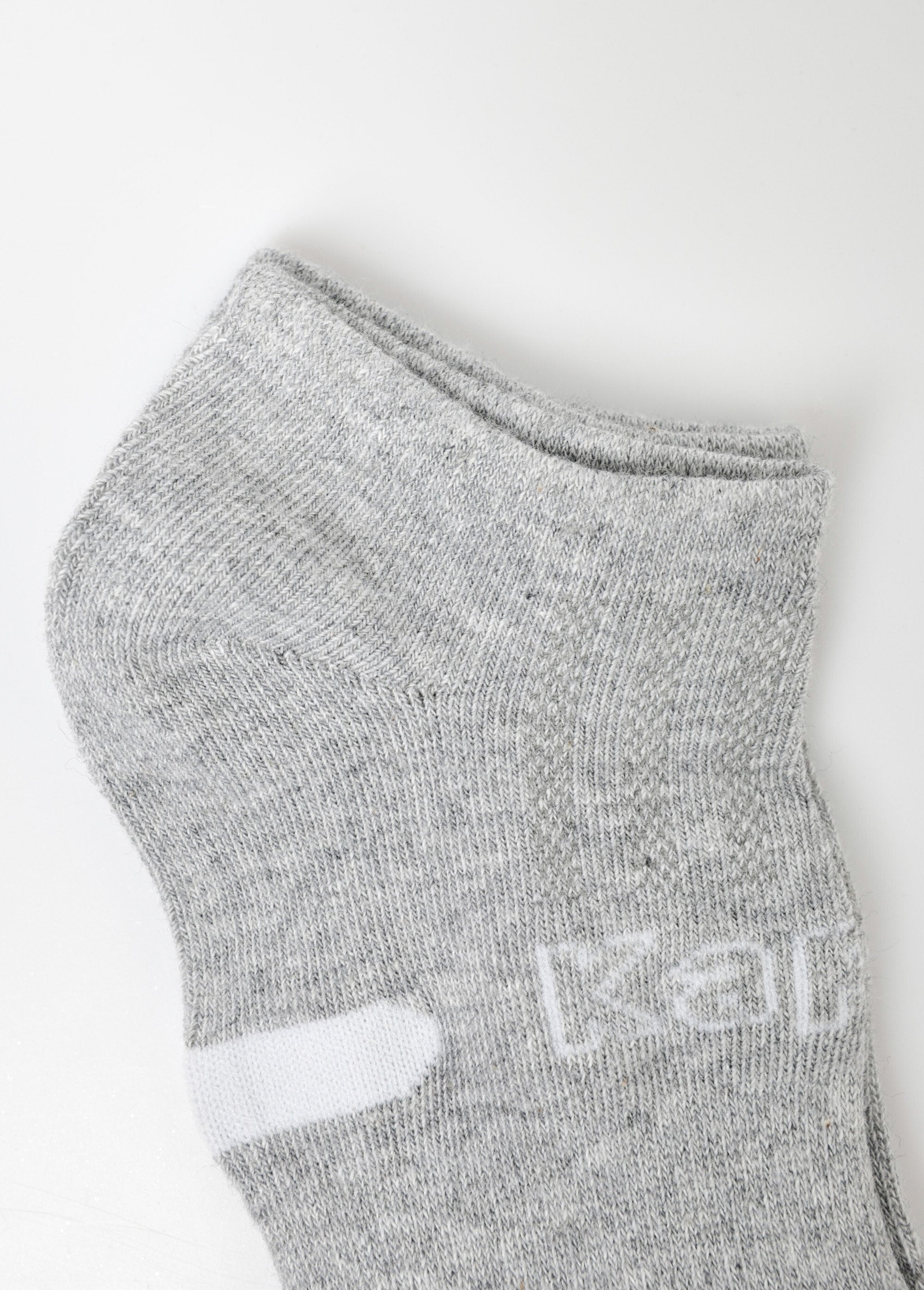 Pack_de_3_calcetines_surtidos_con_logo_y_línea_Rosa_surtido_DE2_slim