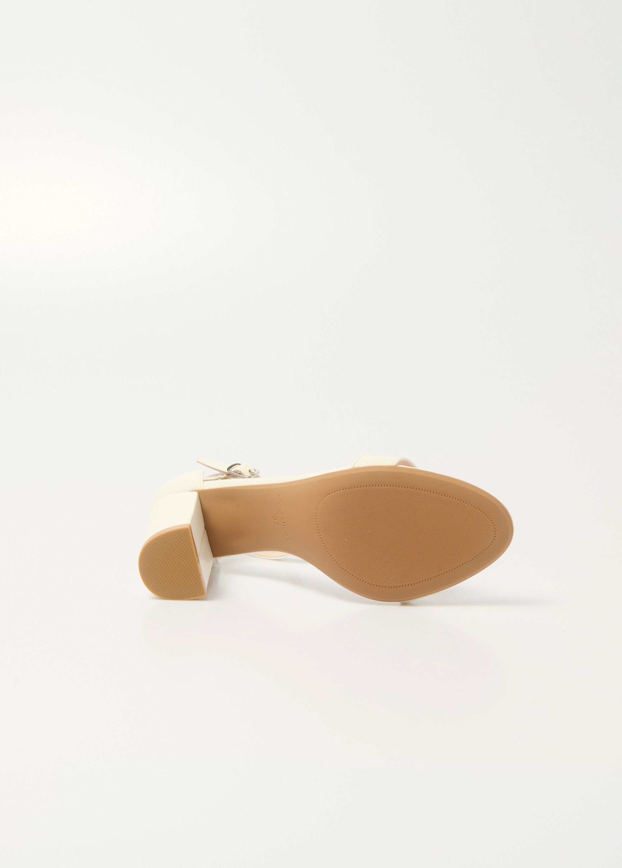 Sandalias_de_tacón_alto_con_tiras_en_el_tobillo_Blanco,_Blanca_UN1_slim