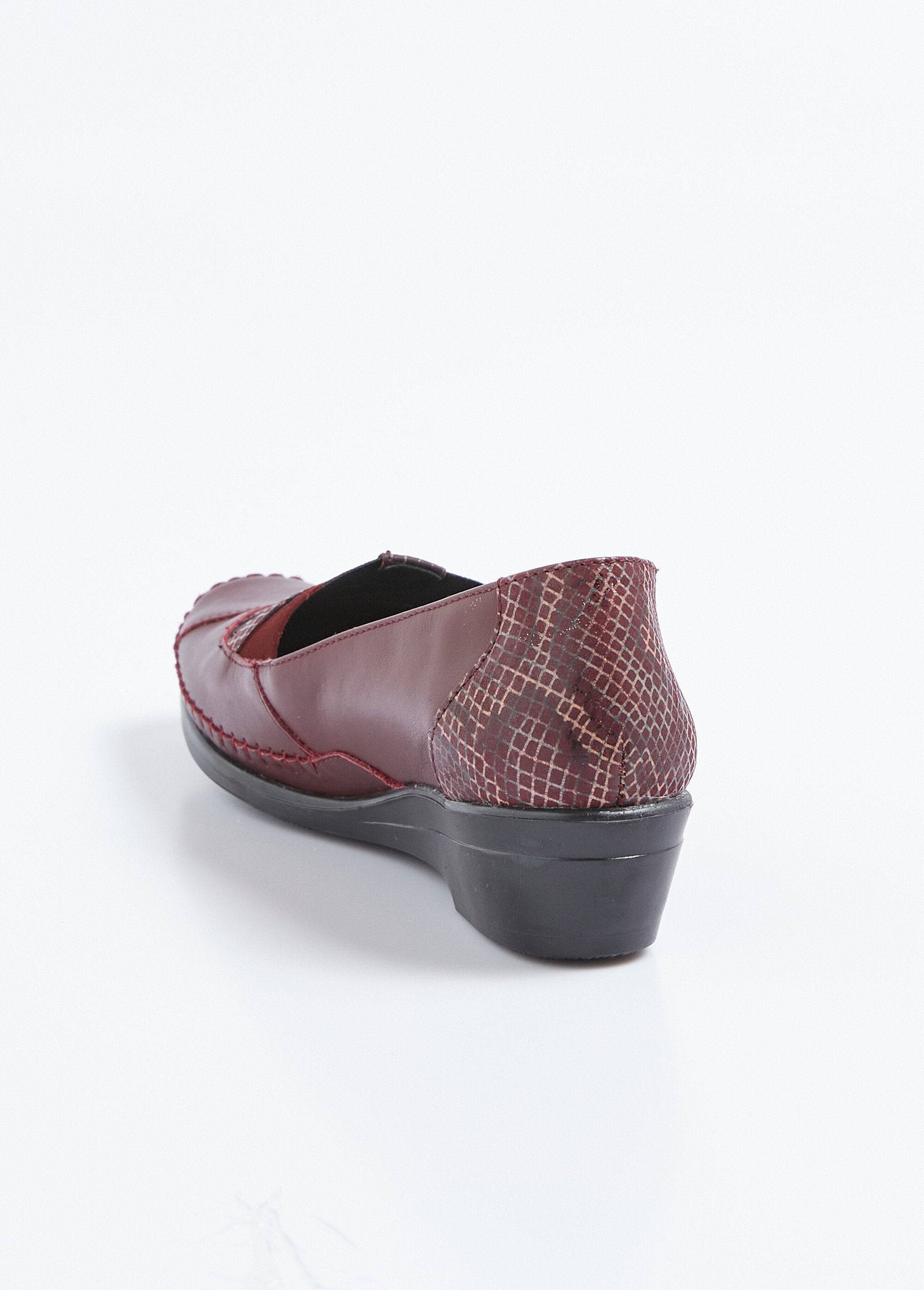 Mocasines_piel_con_elástico_ancho_confort_Burdeos_DO1_slim