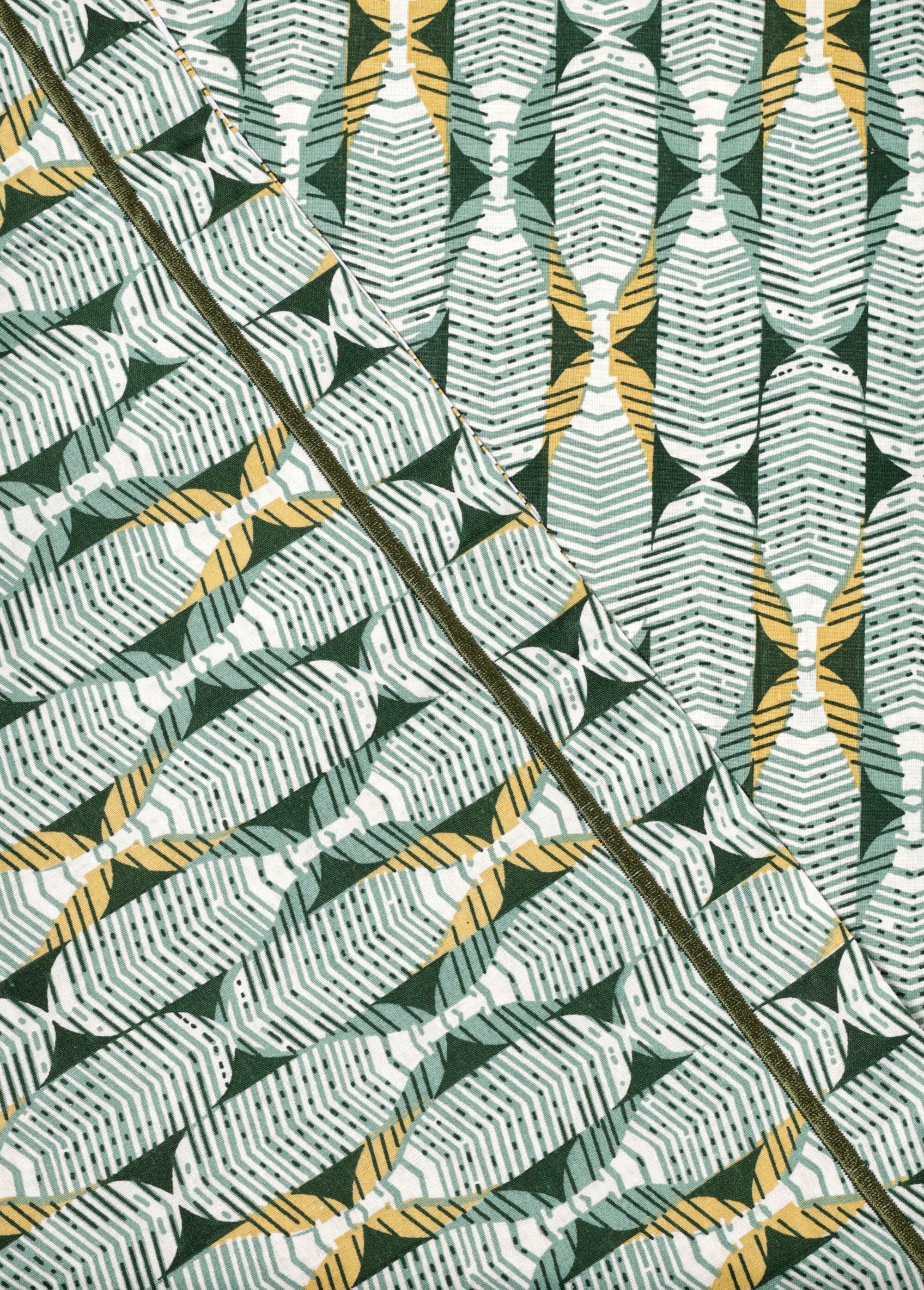 Juego_de_cama_de_4_piezas_con_sábana_encimera,_étnico_Estampado_verde_DO1_slim