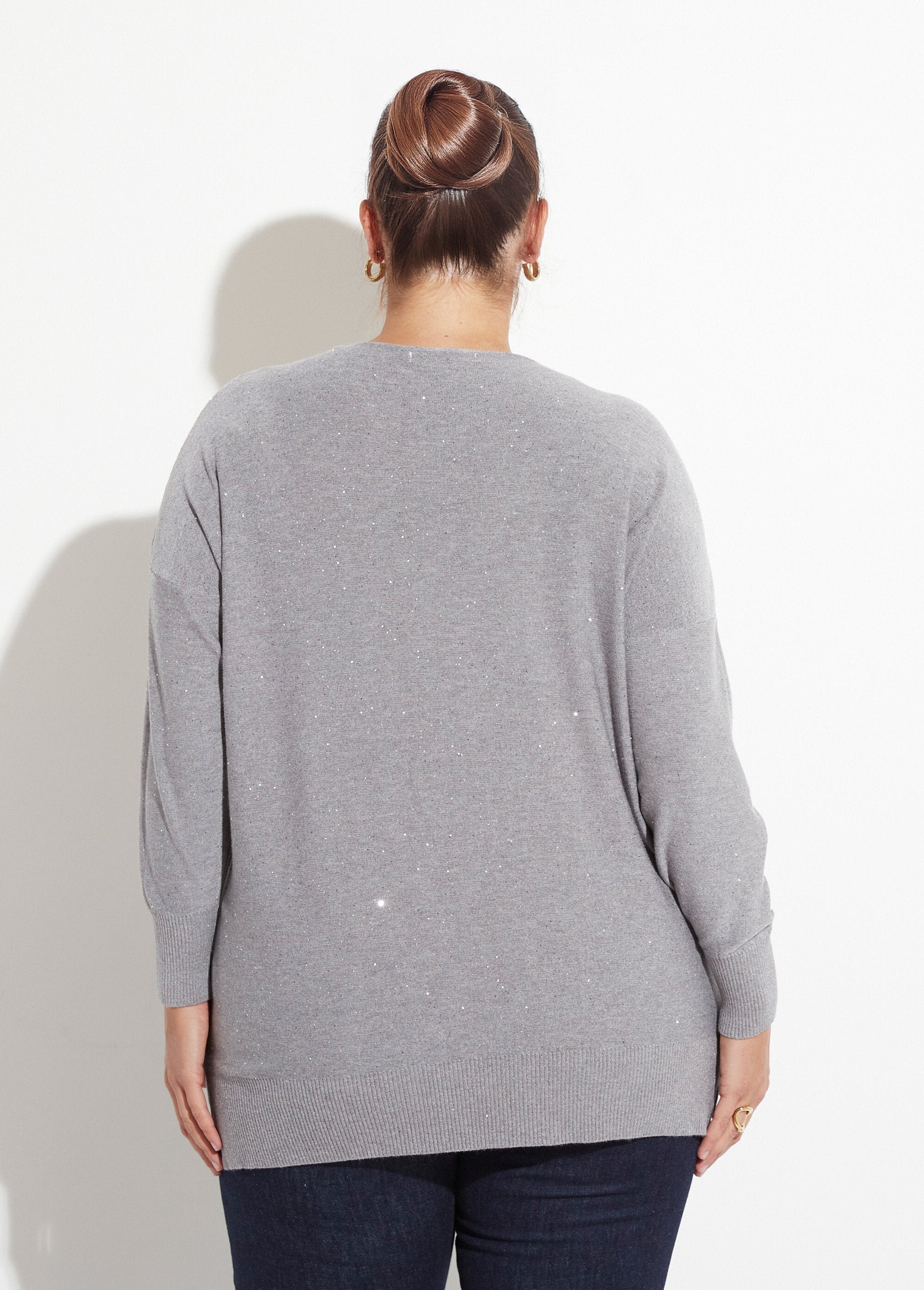 Suéter_de_punto_de_calibre_fino_con_mini_lentejuelas_Gris_DO1_curvy