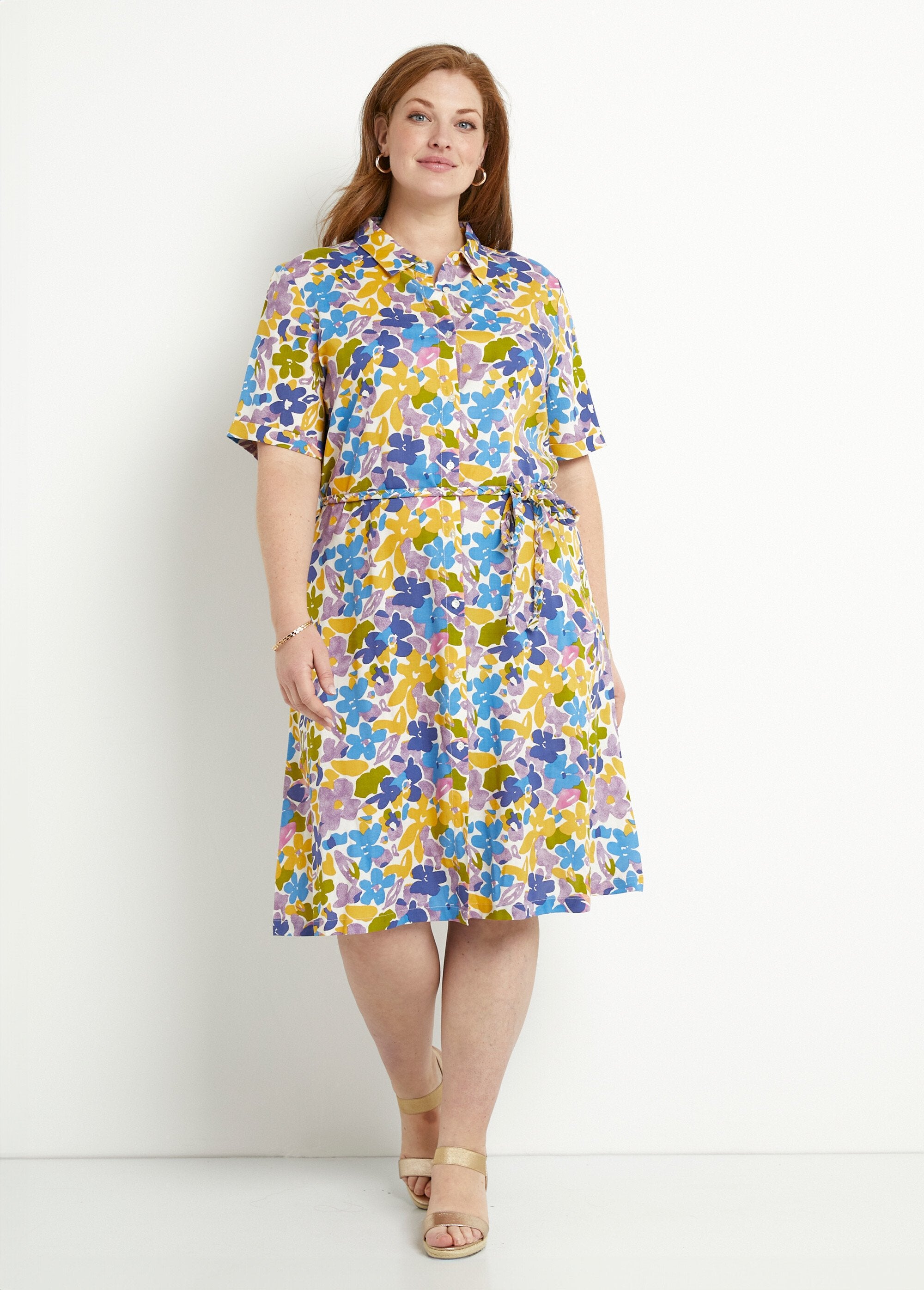 Vestido_camisero_corto_recto_con_estampado_floral_Multicolor_FA1_curvy