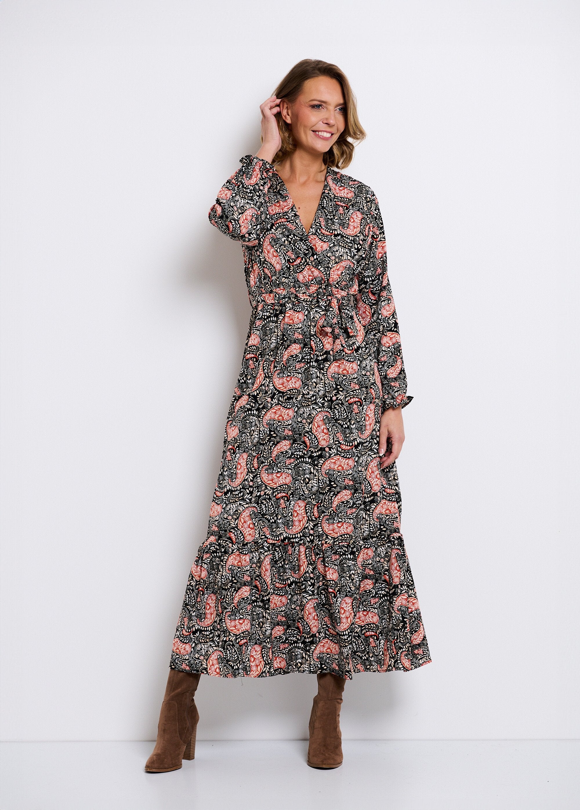 Maxi_vestido_con_cintura_elástica_Negro_y_ladrillo_FA2_slim