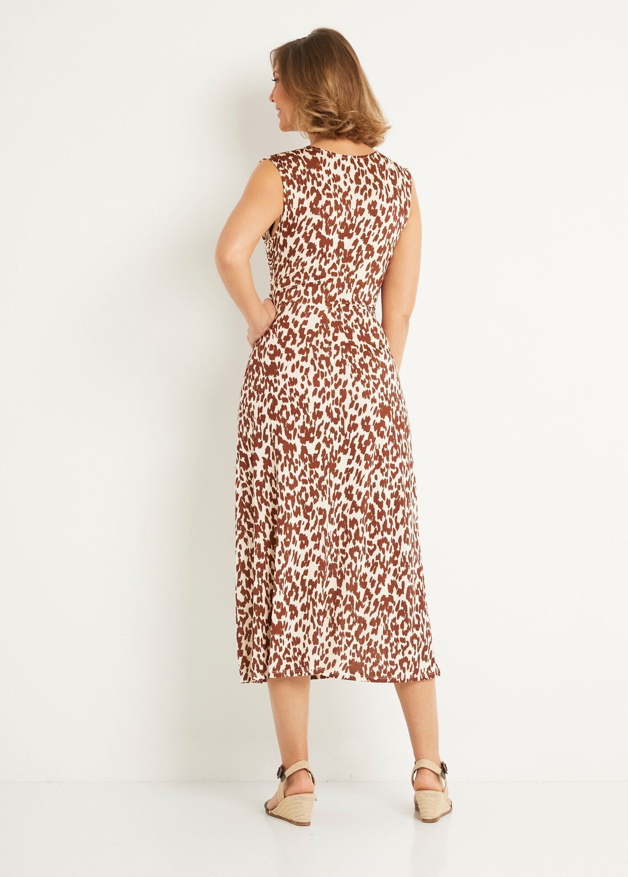 Maxivestido_drapeado_con_estampado_animal_Beige_leopardo_DO1_slim
