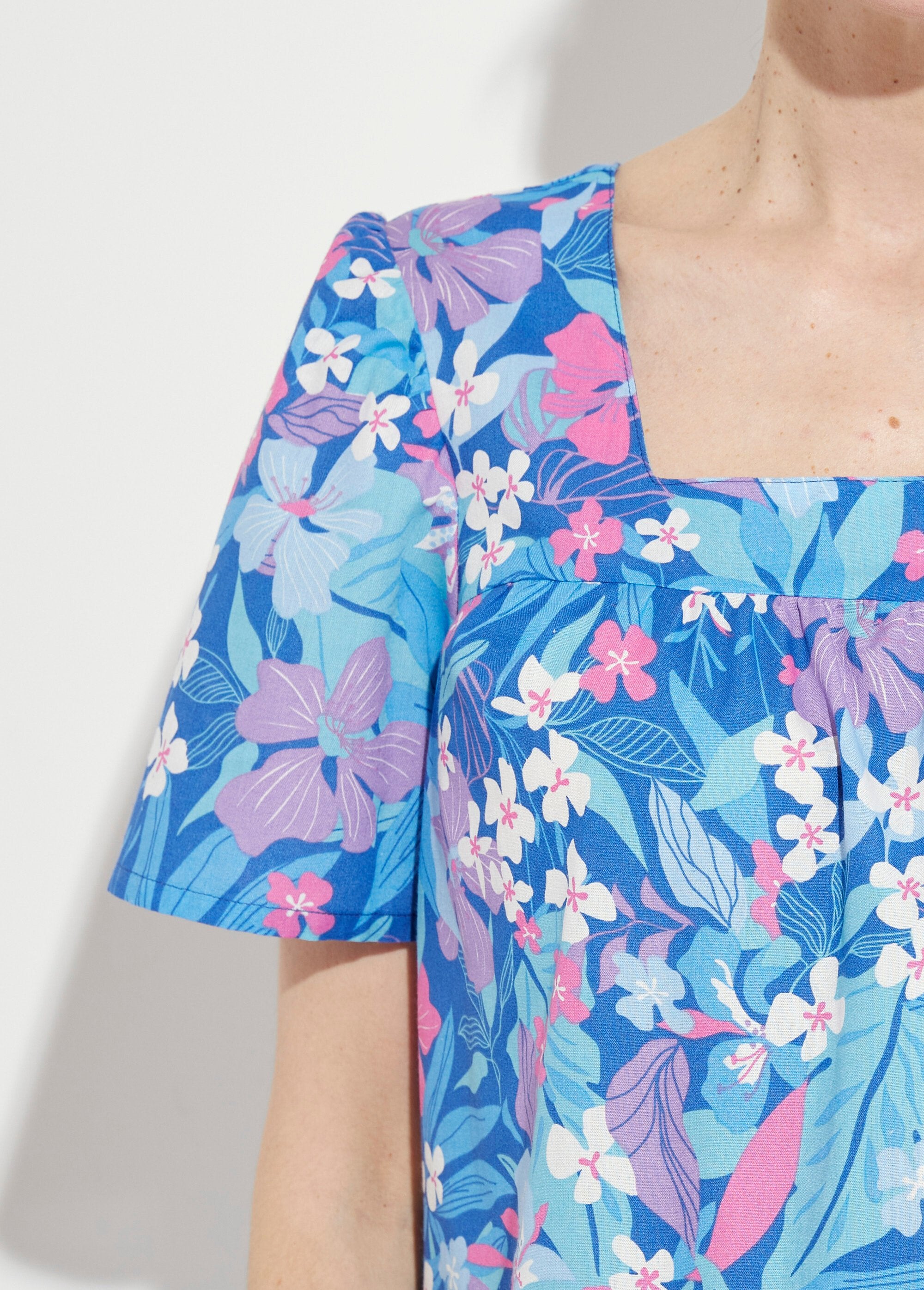 Vestido_corto_delantal_con_manga_corta._Azul_DE2_slim