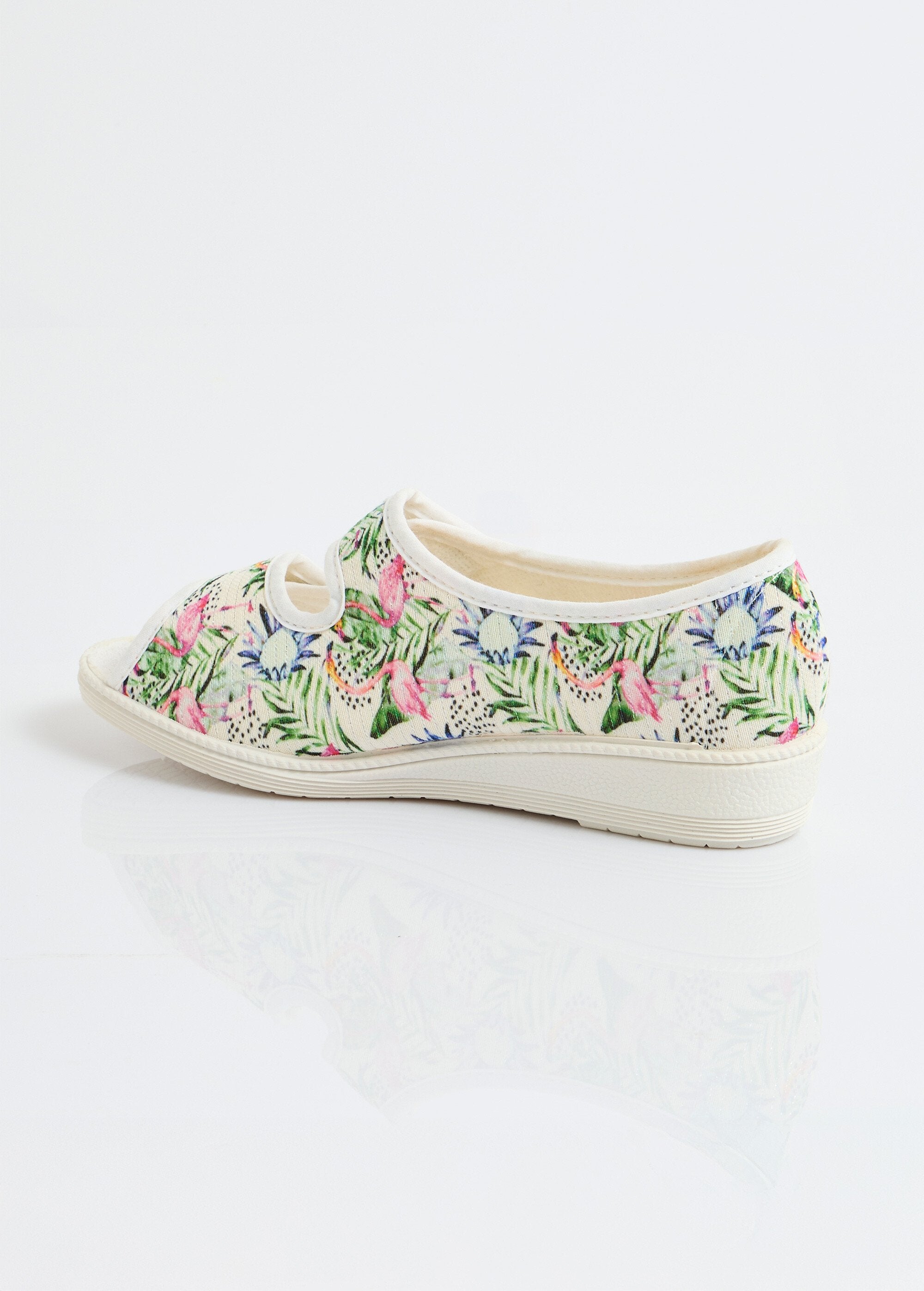 Sandalias_anchas_y_cómodas_con_puntera_abierta_Impreso_DO1_slim