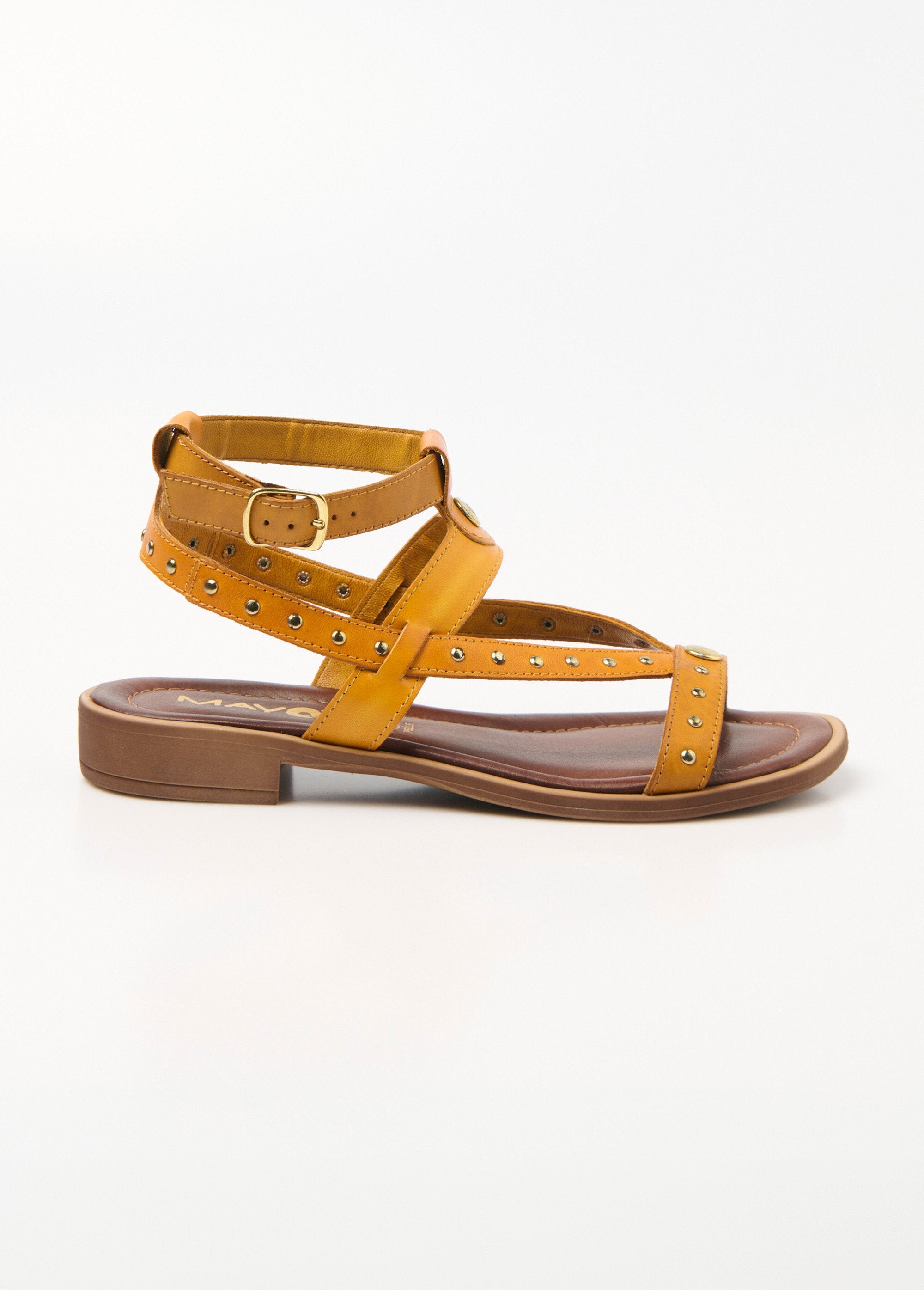 Sandalias_de_gladiador_de_cuero_con_tiras_con_tachuelas_AMARILLO_DR1_slim