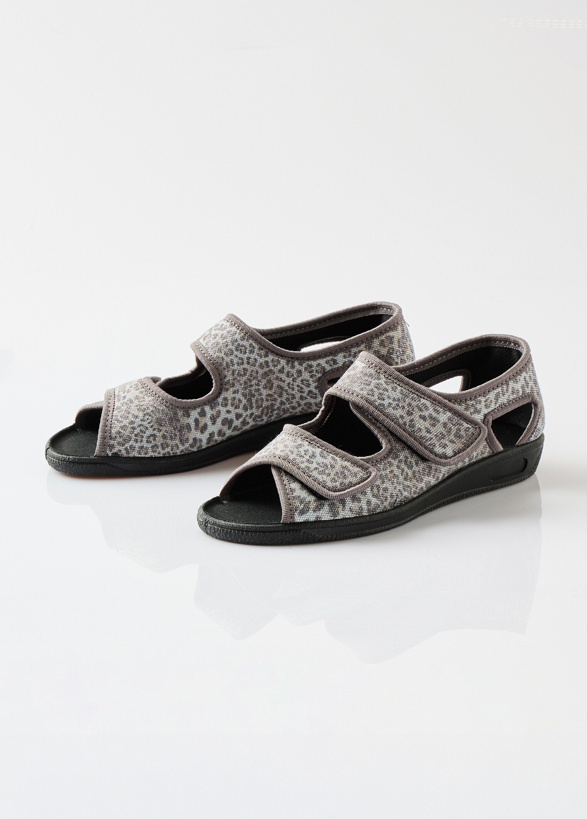 Sandalias_veganas_ancho_confort_Gris_DE1_slim