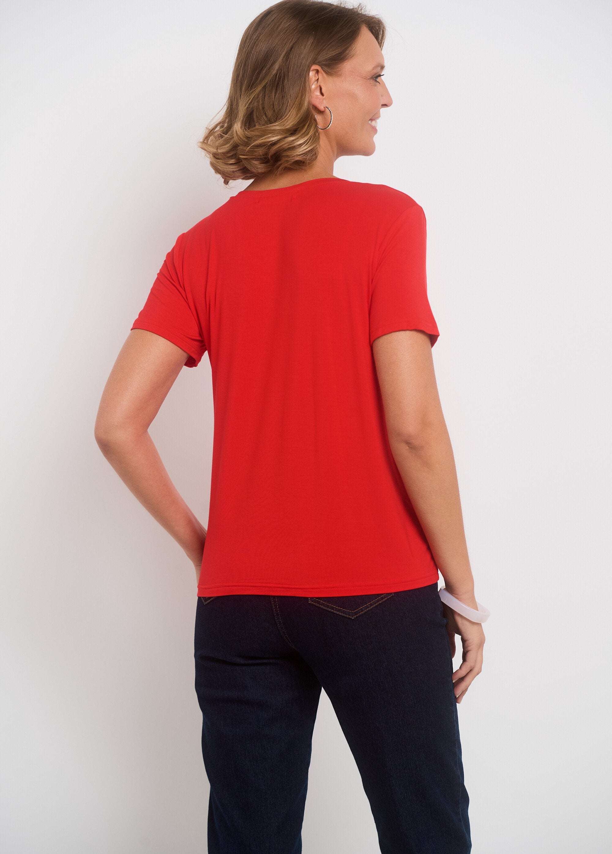 Camiseta_fluida_de_manga_corta_y_cuello_en_V_Rojo_DO1_slim