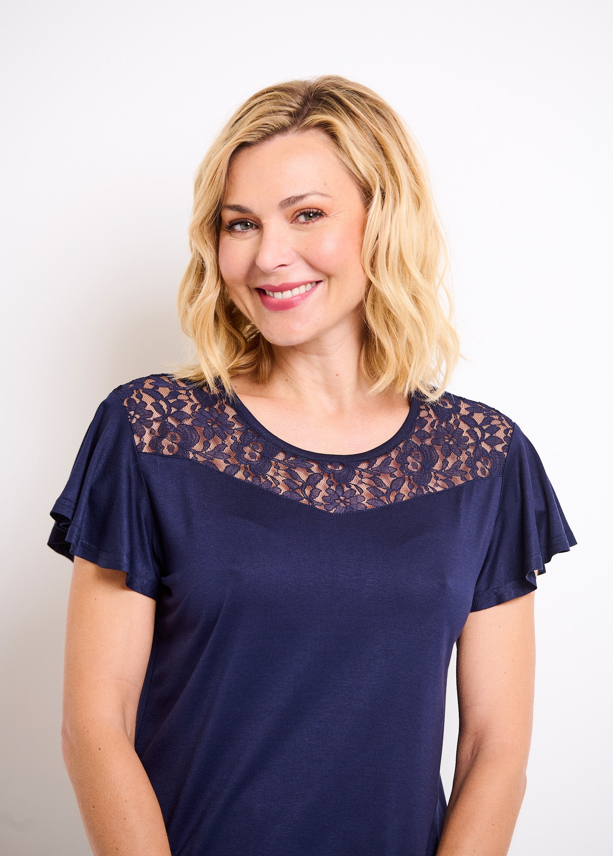 Camiseta_de_encaje_de_manga_corta_Marina_DE1_slim