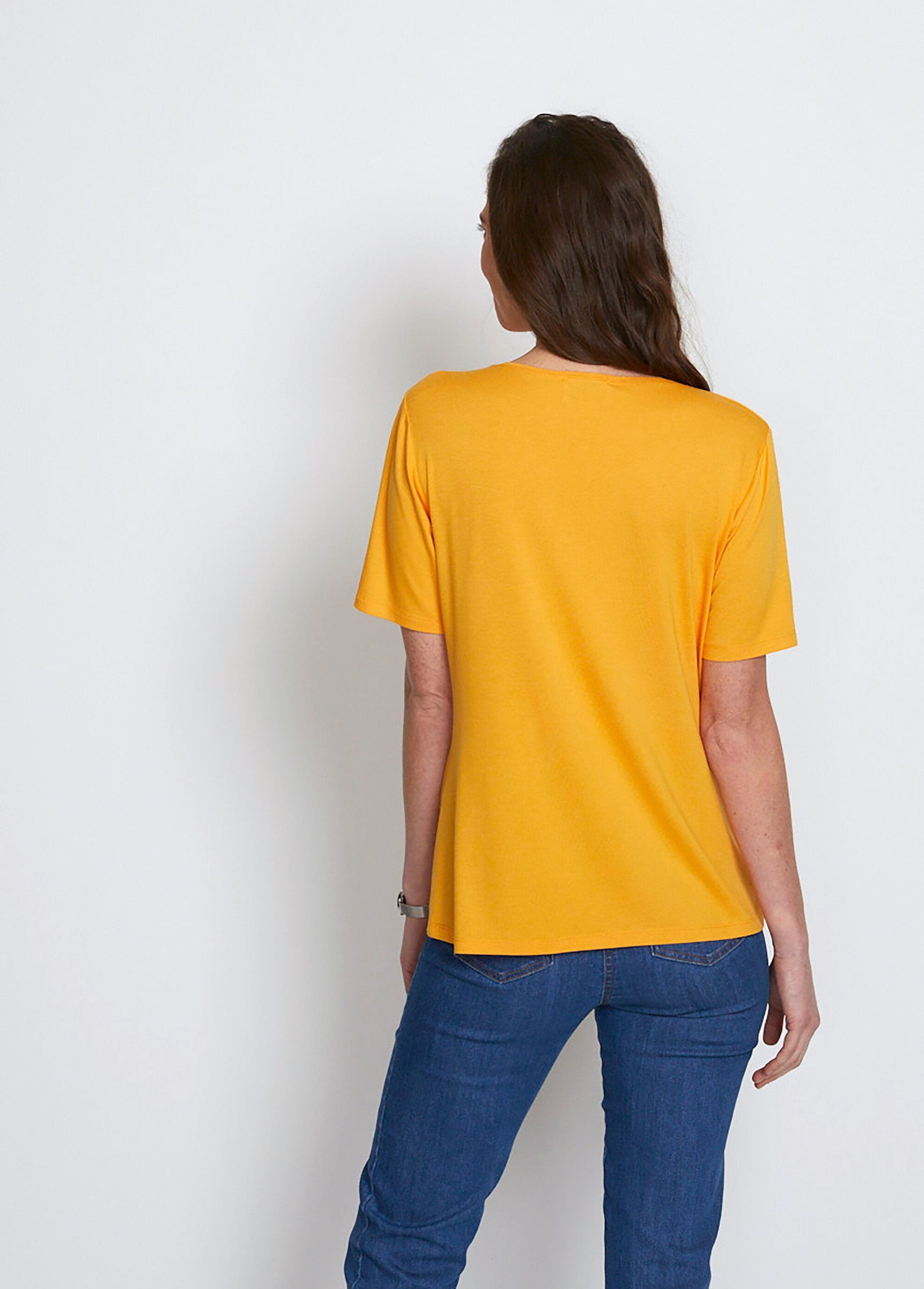 Camiseta_de_punto_con_tachuelas_AMARILLO_DO1_slim
