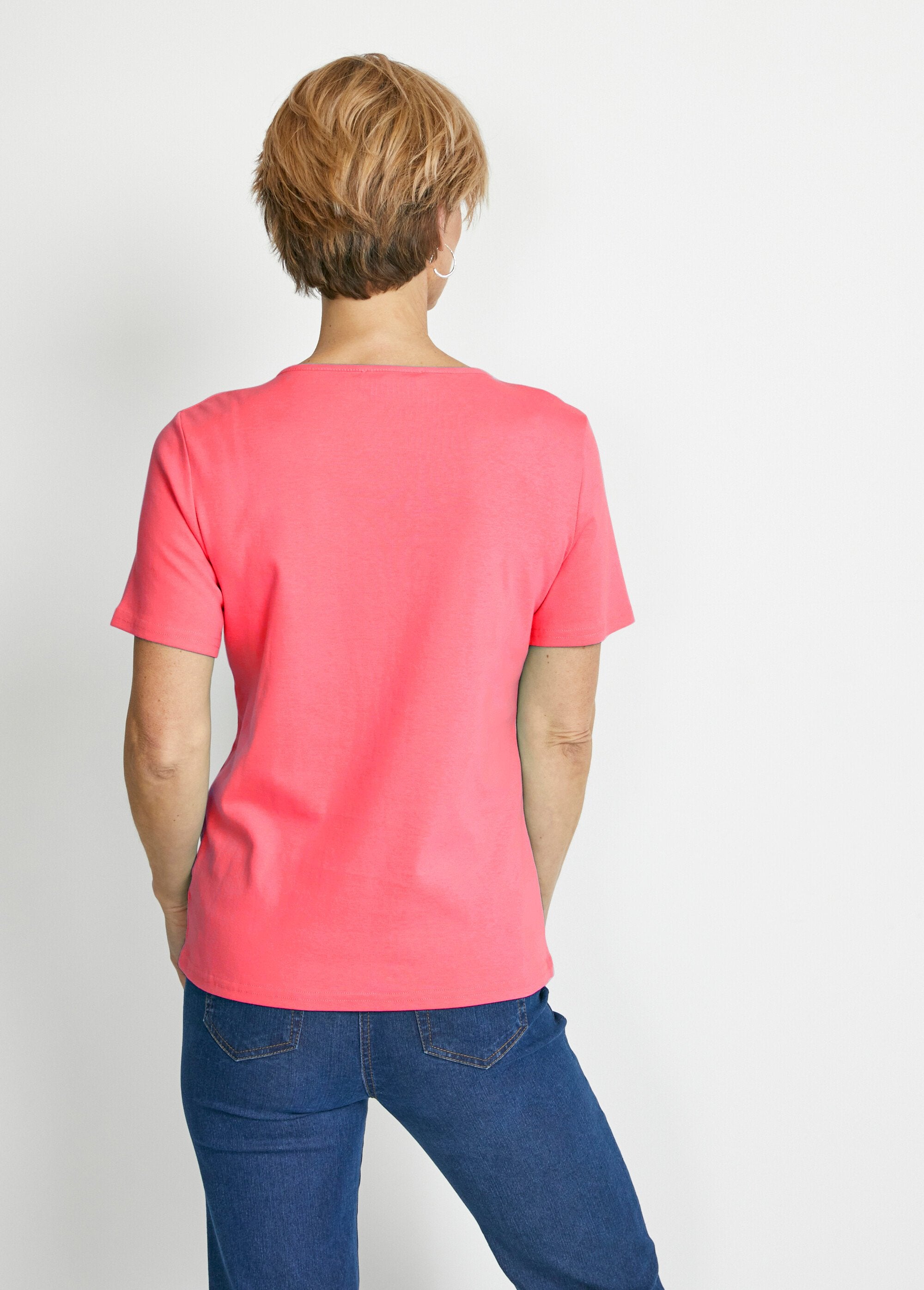 Camiseta_elegante_de_manga_corta_con_tachuelas_Coral_DO1_slim