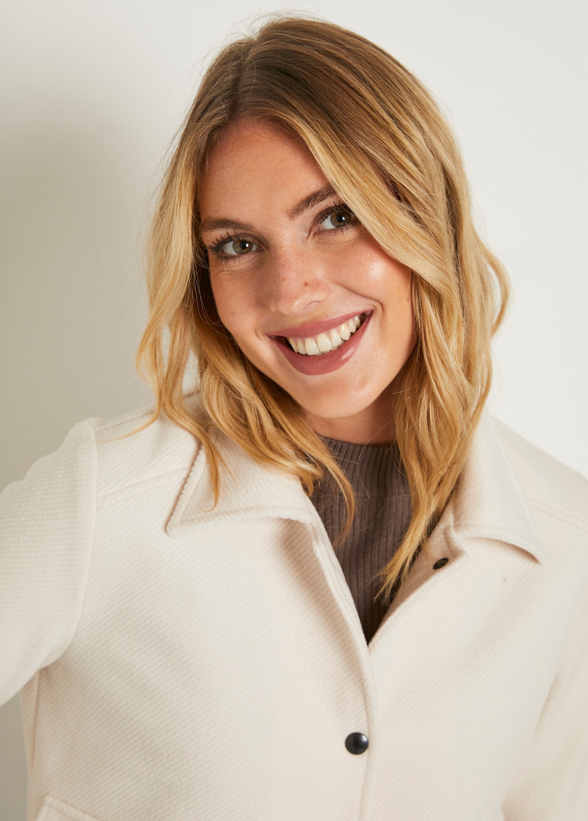 Chaqueta_de_aspecto_de_lana_prensada,_color_crudo_Crudo_DE2_slim