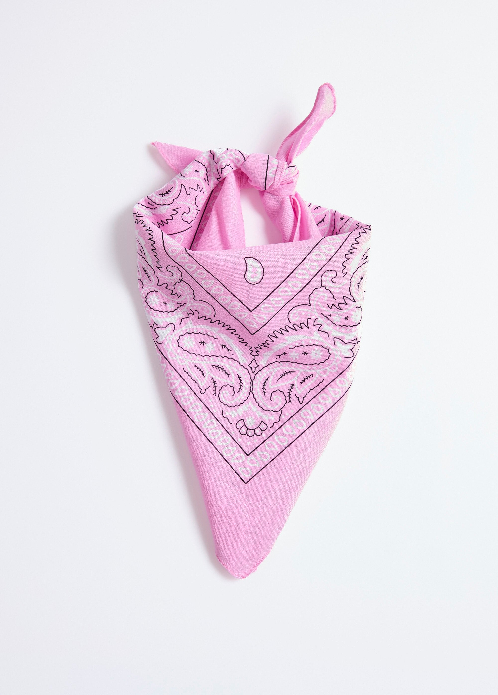 Pañuelo_cuadrado_tipo_bandana_rosa_claro_FA1_slim