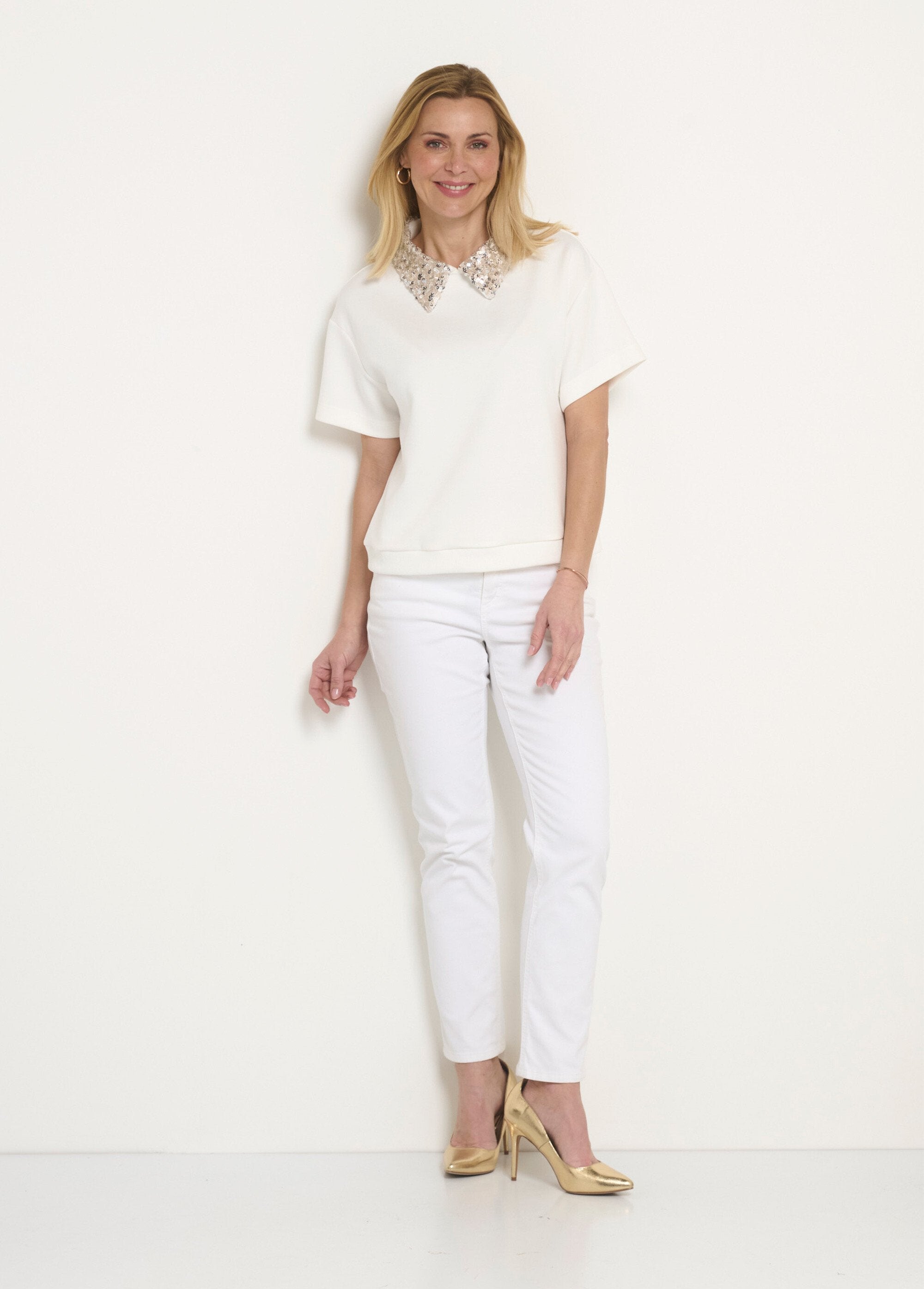 Blusa_con_cuello_de_lentejuelas_y_manga_corta_Blanco,_Blanca_SF1_slim