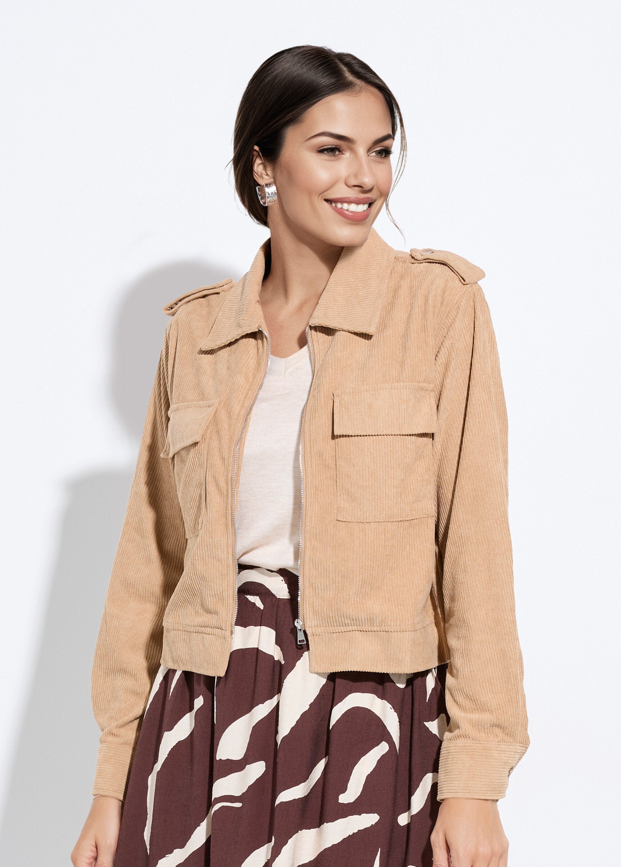 Chaqueta_corta_con_cremallera_en_terciopelo_acanalado_grueso_Beige_FA1_slim