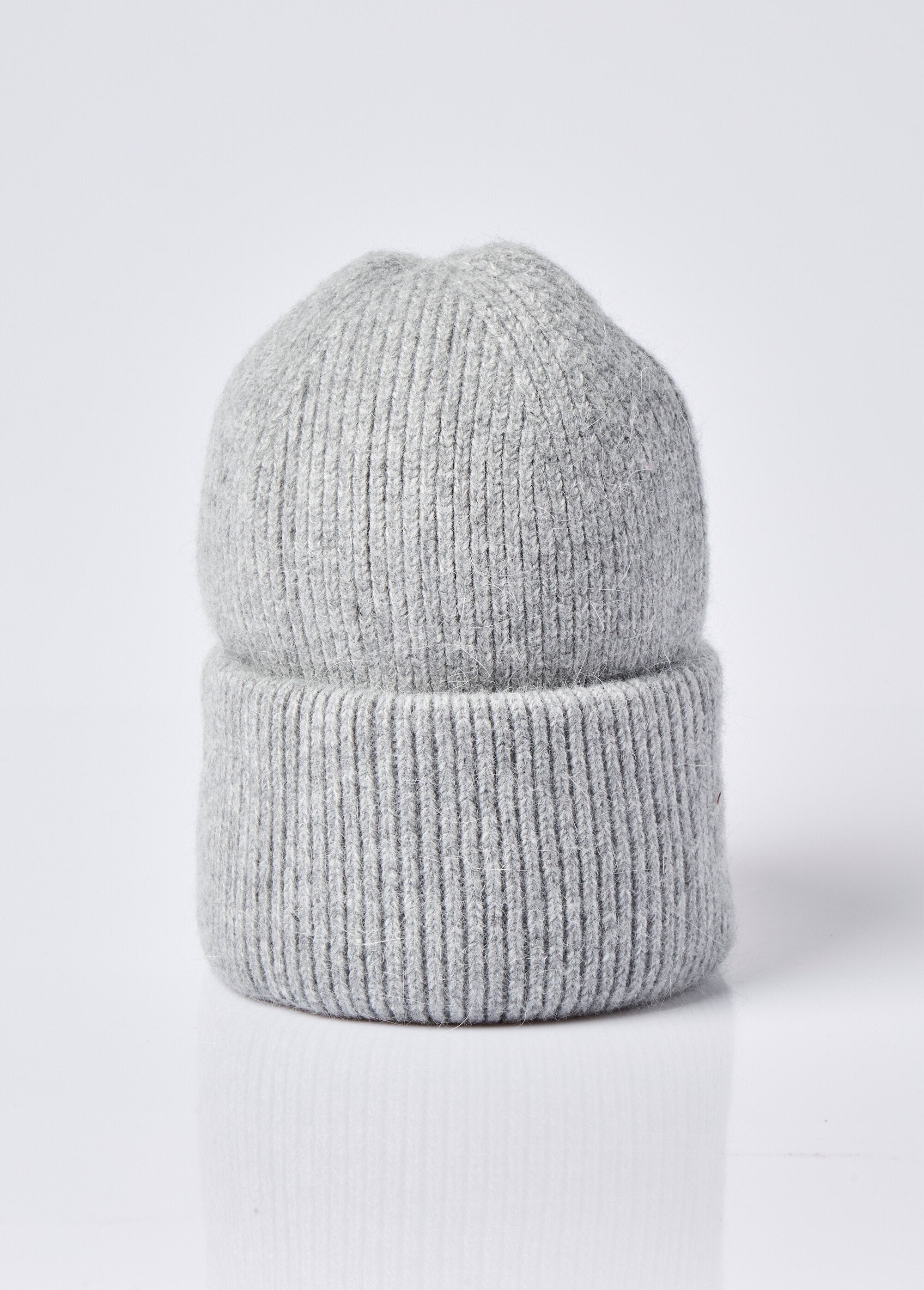 Gorro_de_punto_acanalado_con_angora_Gris_claro_FA1_slim