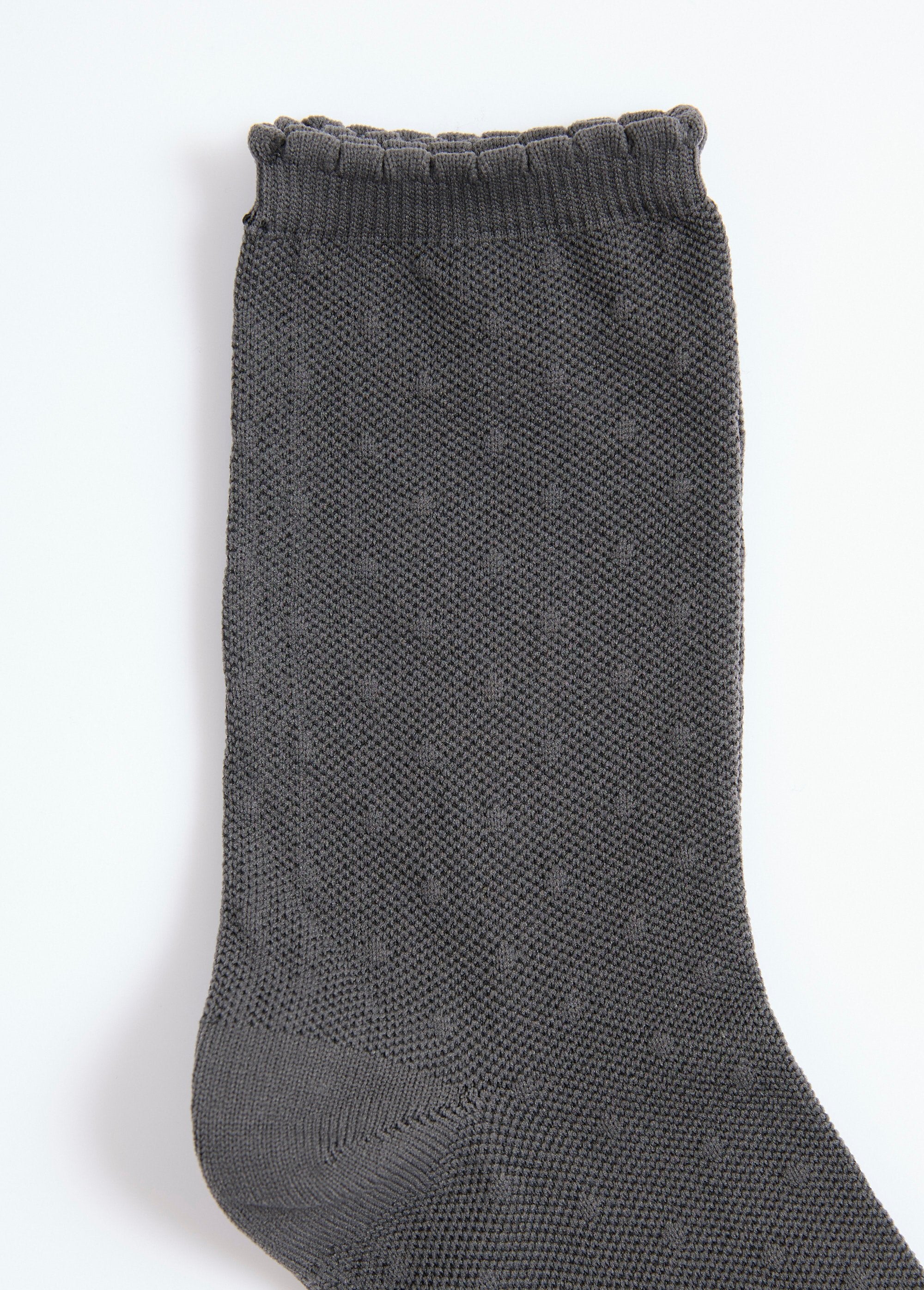 Calcetines_finos_con_estampados_variados_Negro_y_gris_DE2_slim