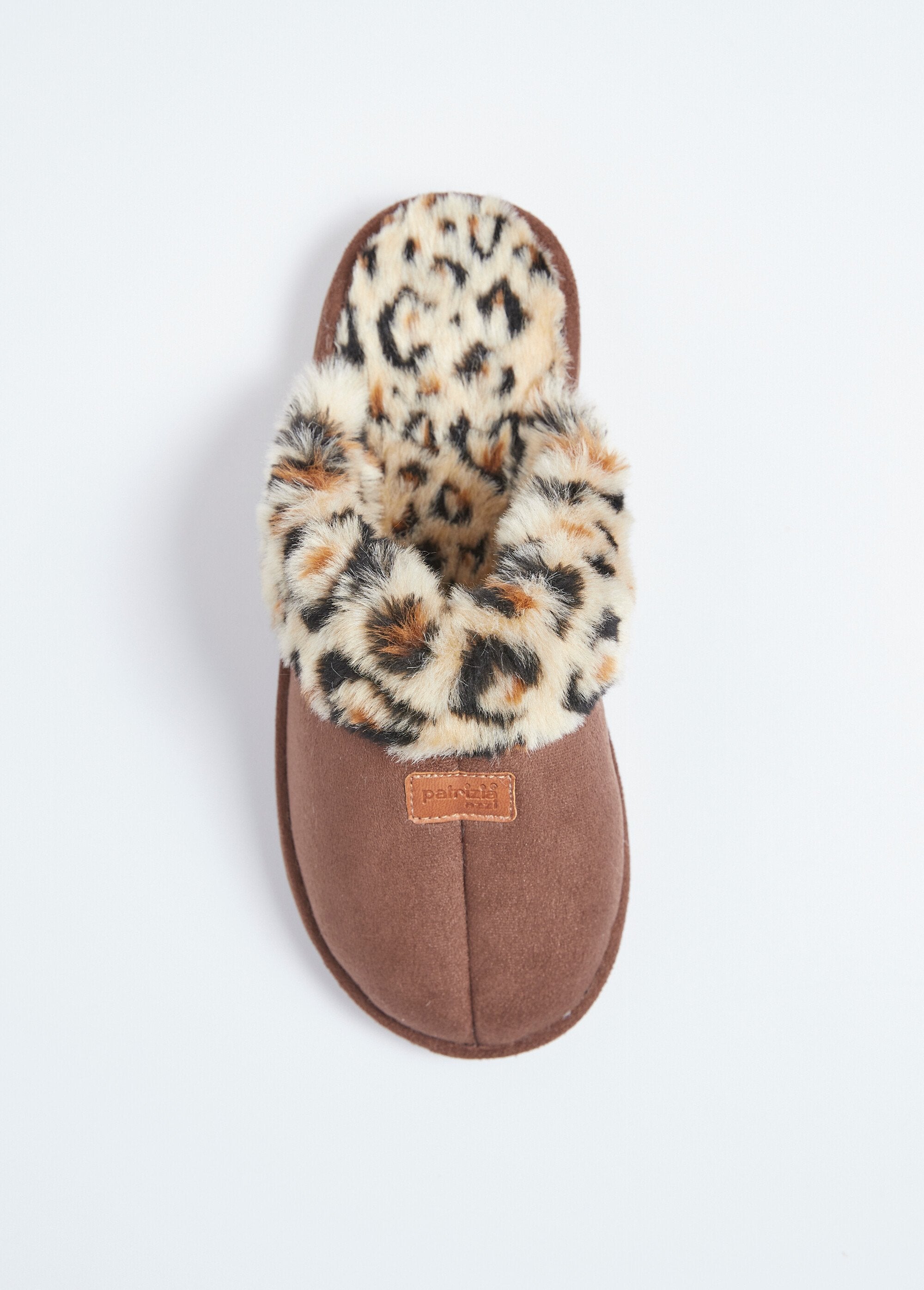 Zapatillas_tipo_mule_con_forro_de_piel_y_estampado_de_leopardo,_ancho_cómodo_Castaño_OV1_slim