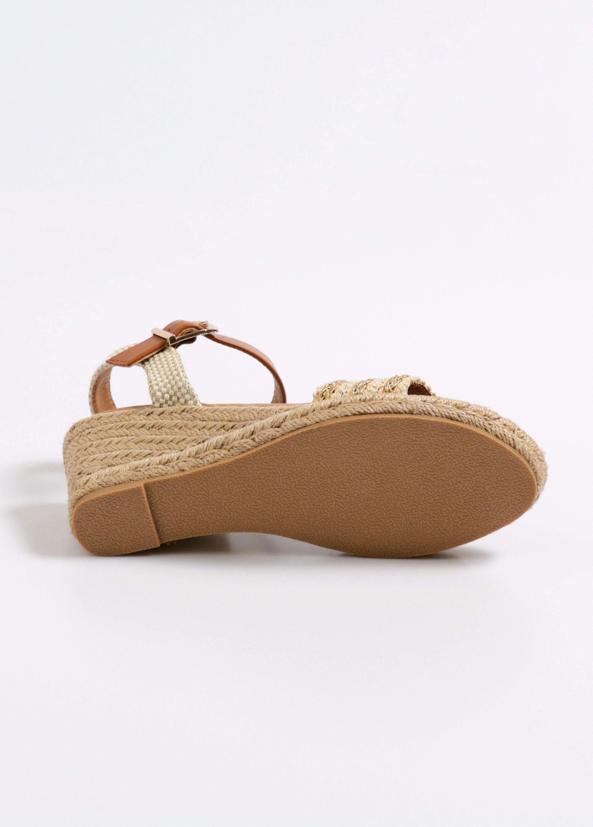 Alpargata_elegante_con_detalles_de_piel_sintética_Beige_UN1_slim