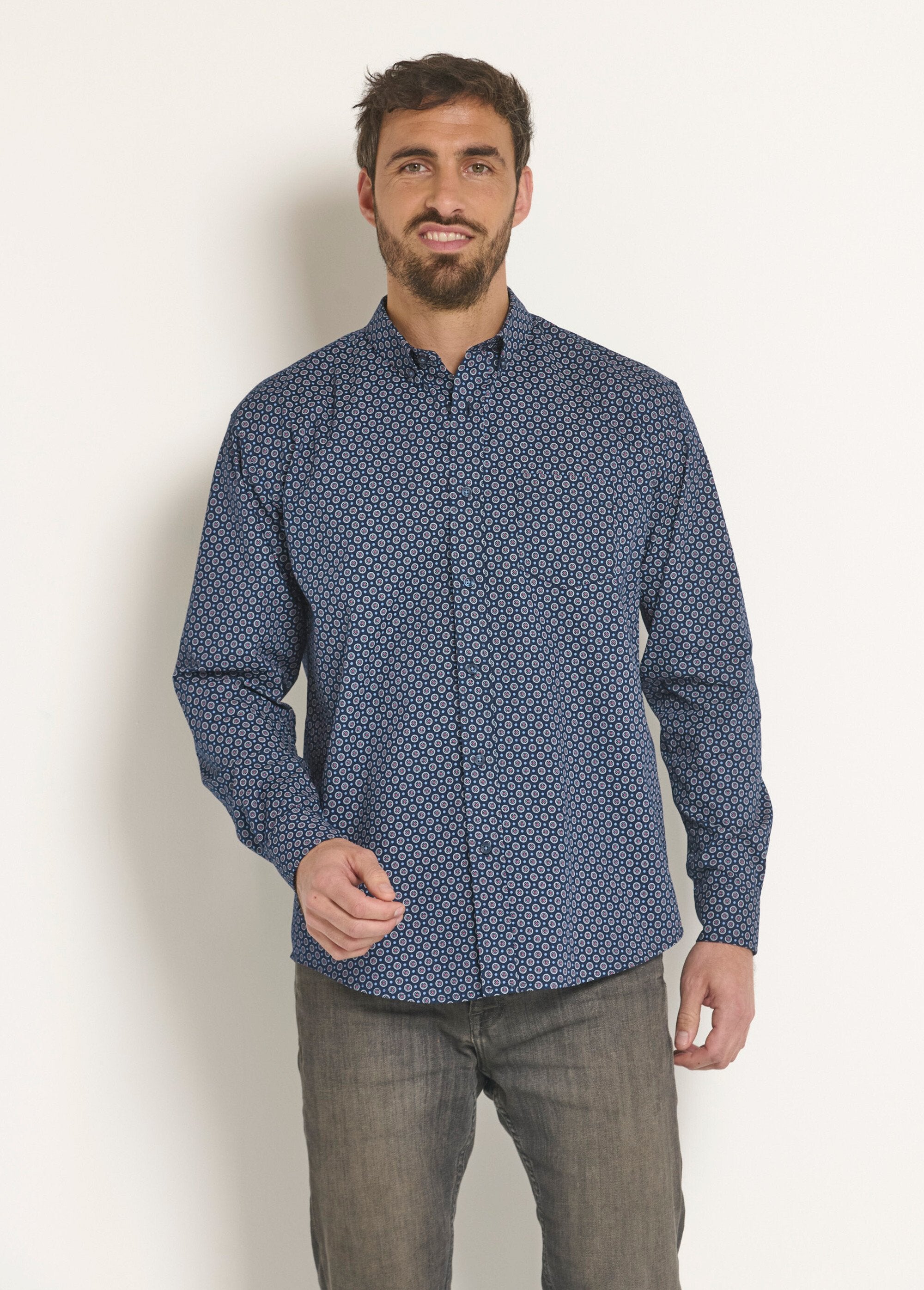 Camisa_manga_larga_con_estampado_geométrico_Marina_FA1_slim