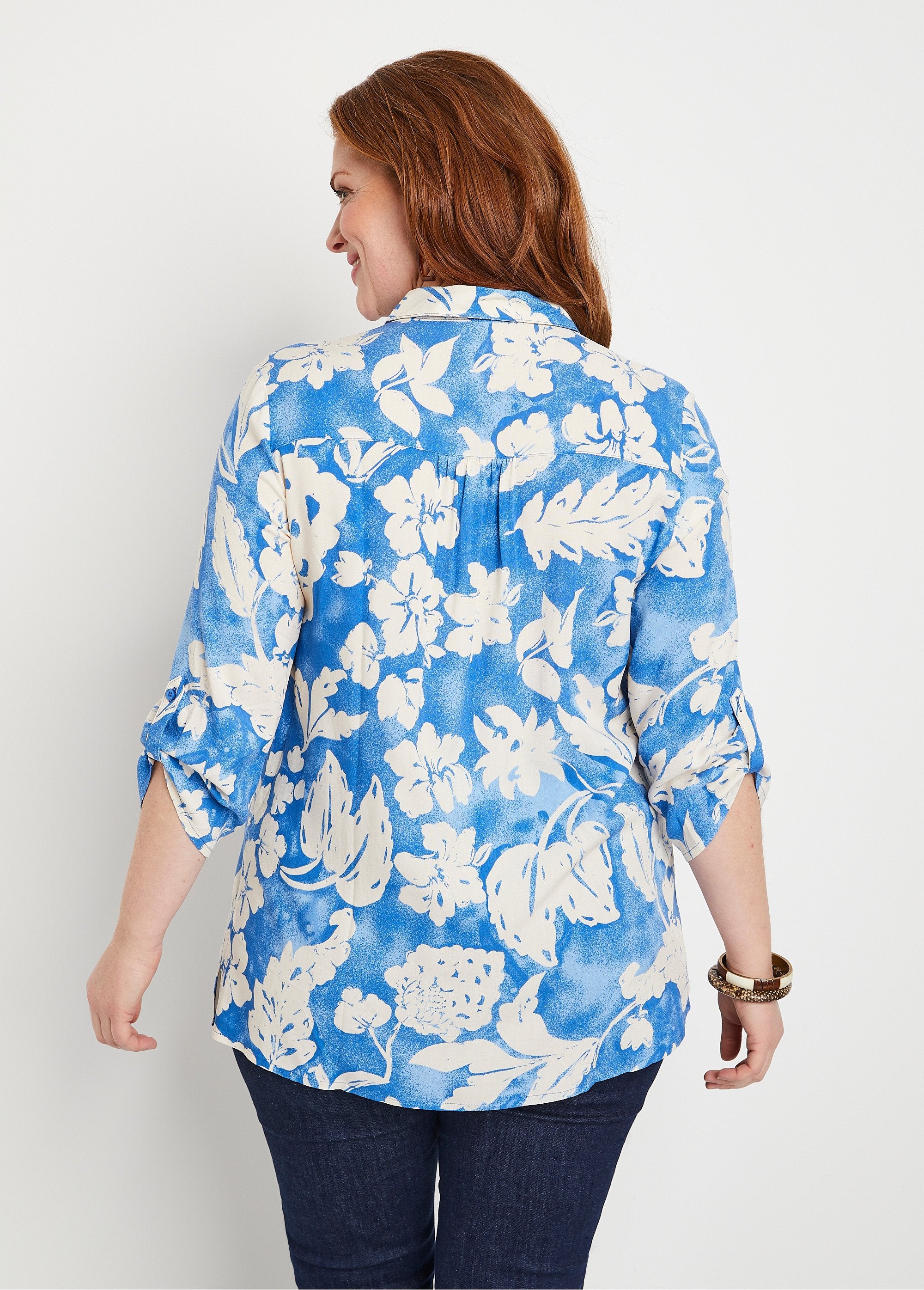 Blusa_holgada_larga_de_flores_Azul_y_blanco_DO1_curvy