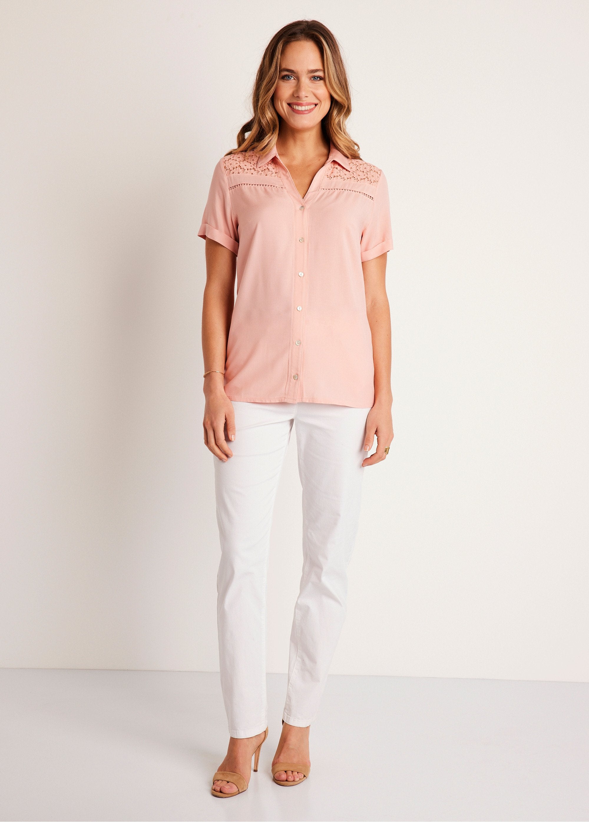 Blusa_abotonada_encaje_y_calado_Rosa_SF1_slim