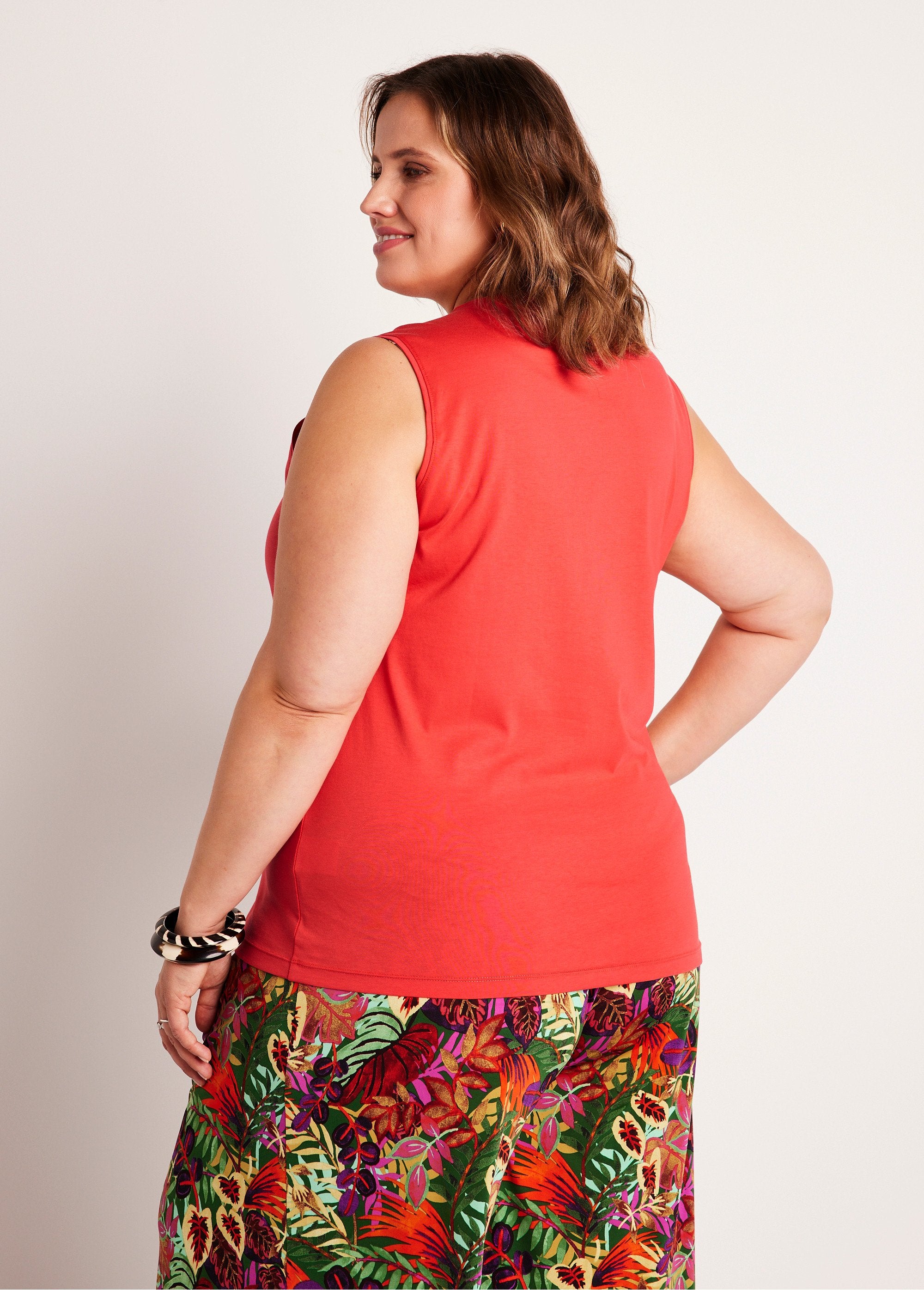 Camiseta_corta_de_tirantes_lisa_bordada_con_lentejuelas_naranja_DO1_curvy