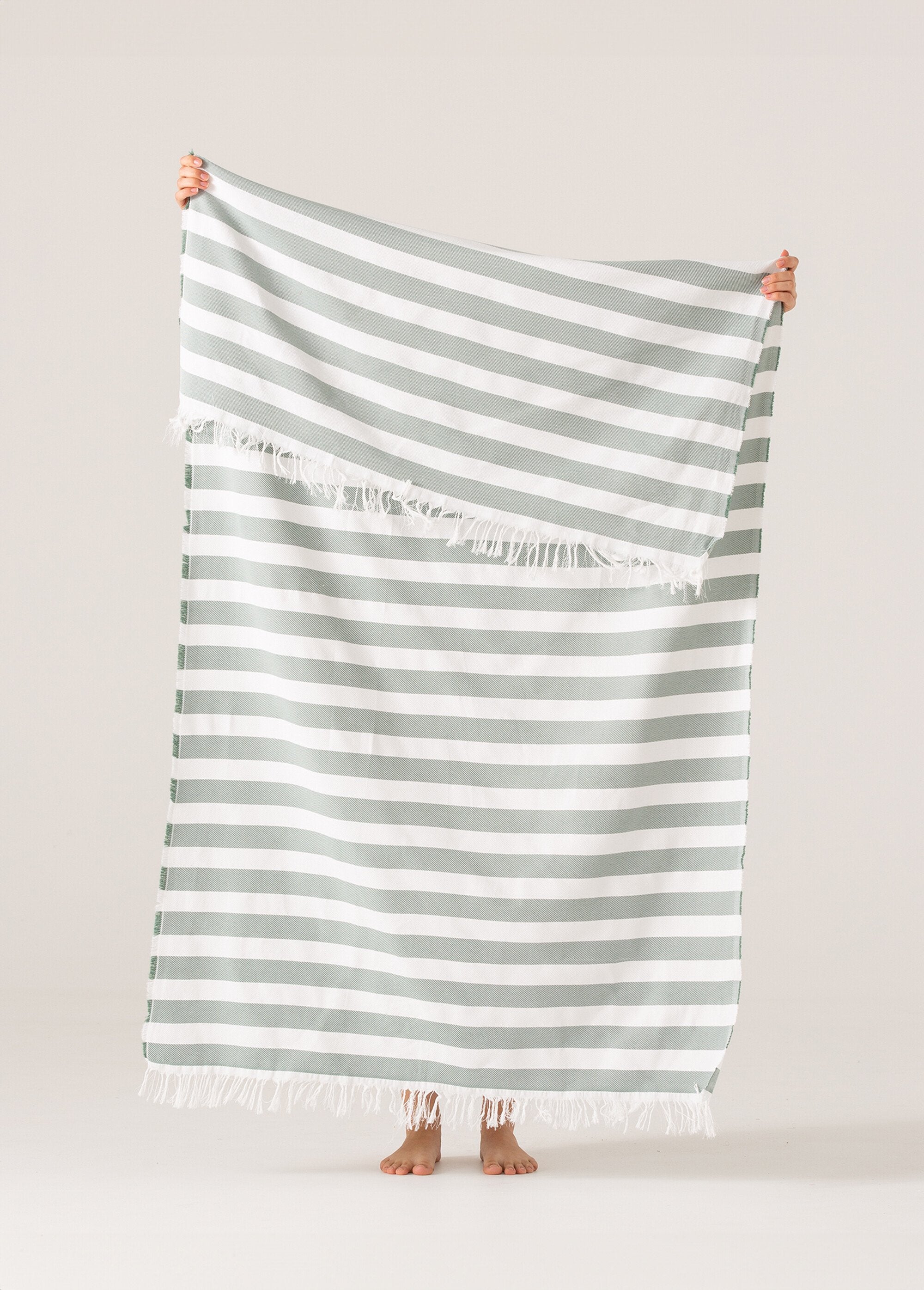 Toalla_de_playa_grande_de_algodón_a_rayas_raya_verde_DE1_slim