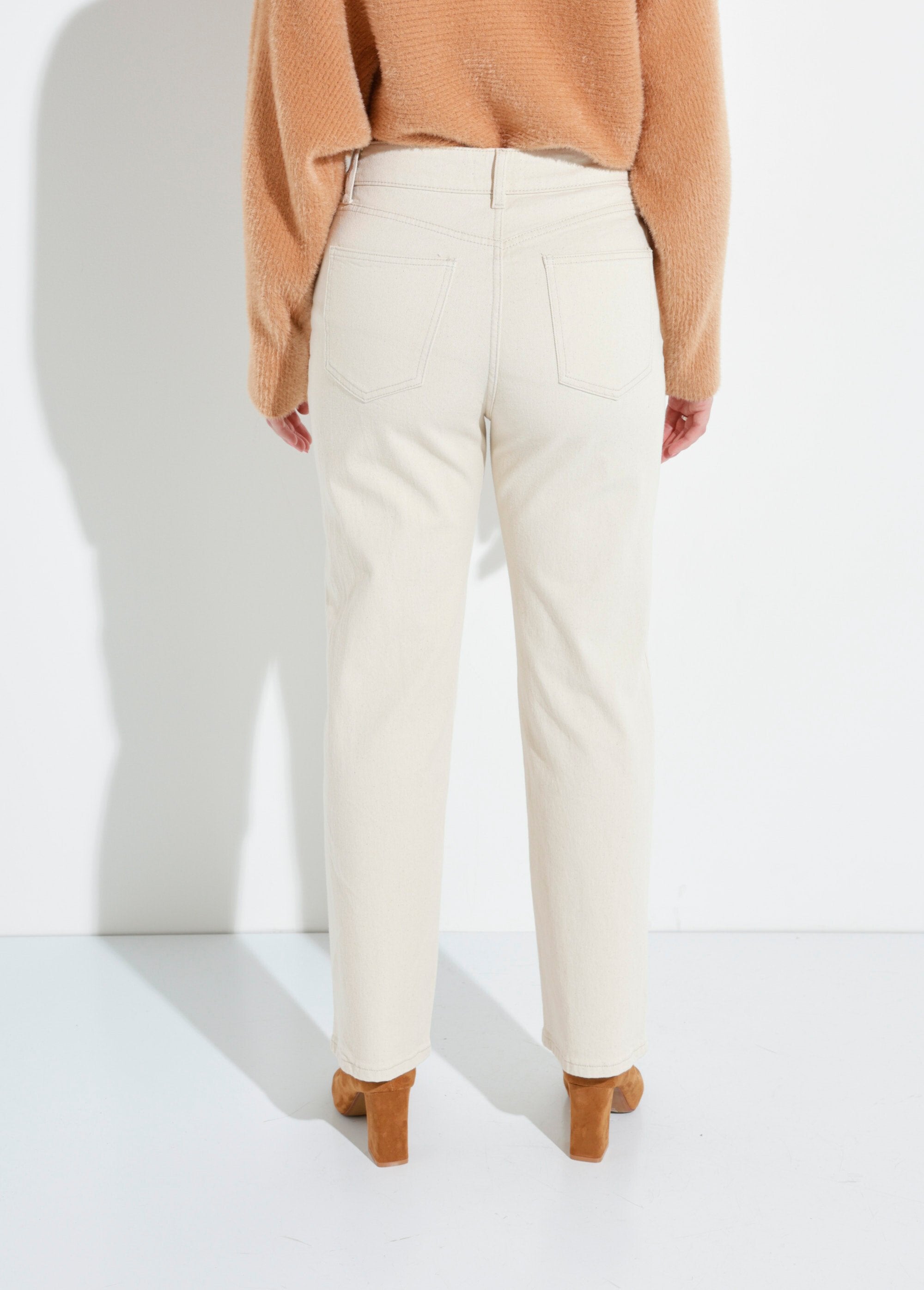 Vaqueros_rectos_de_5_bolsillos,_especial_PETITE_Beige_DO1_slim