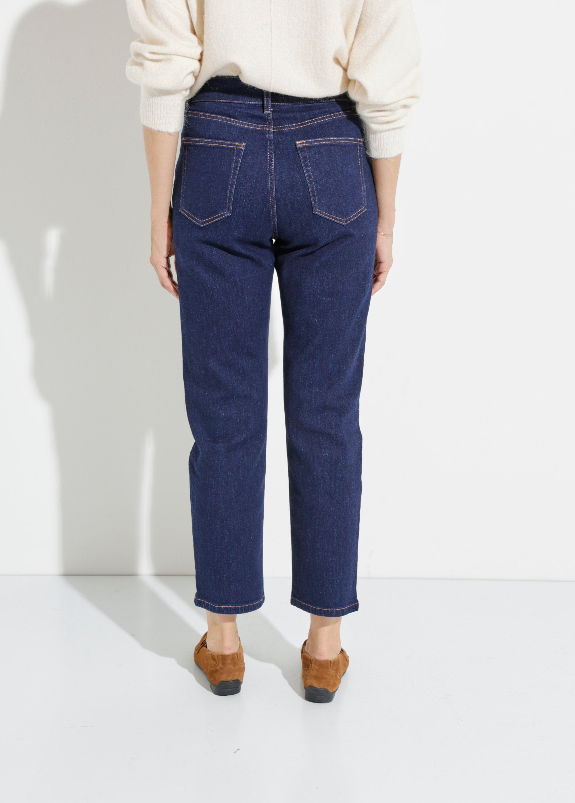 Jeans_mom_de_mezclilla,_especial_TALLA_GRANDE_azul_crudo_DO1_slim