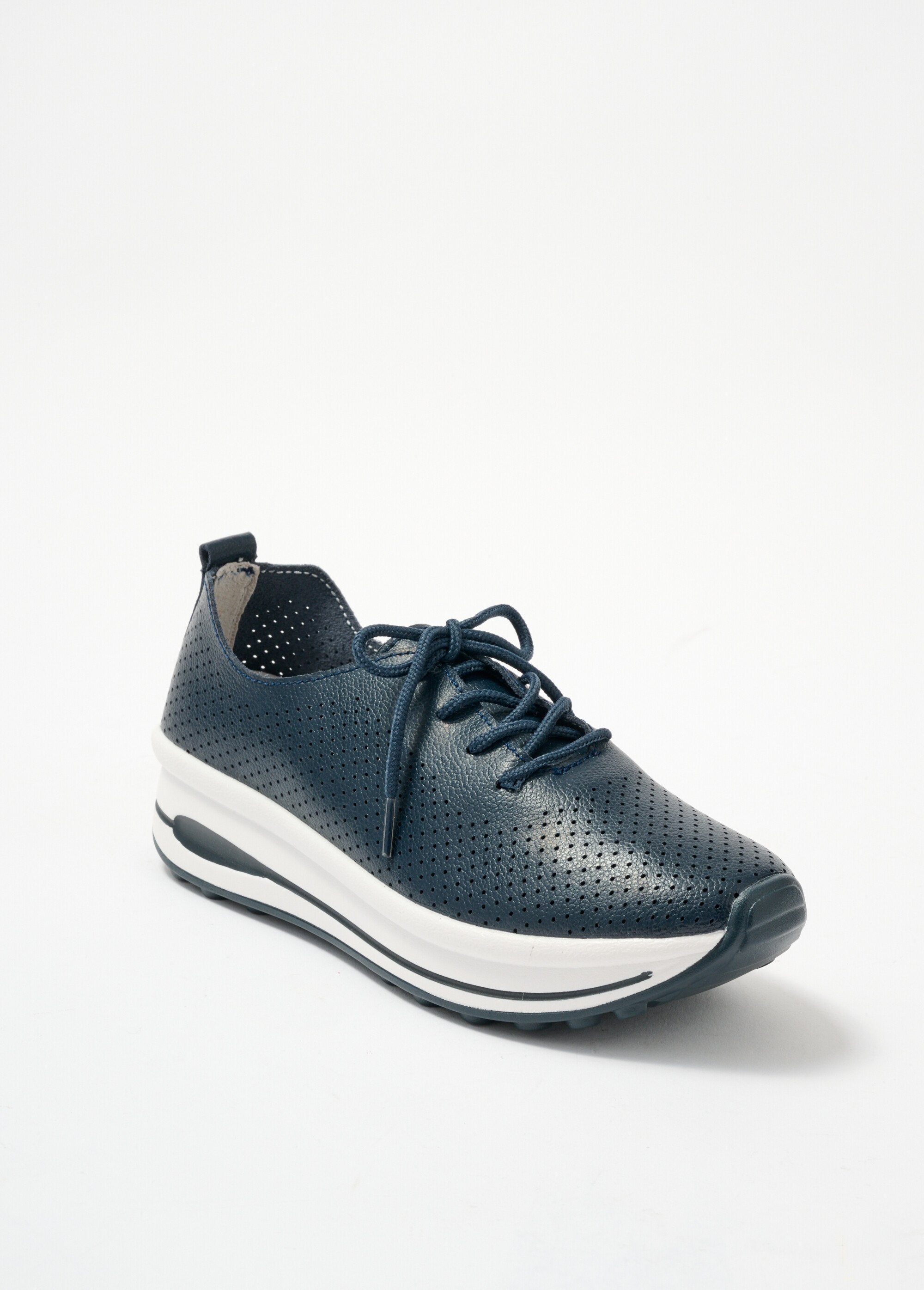 Zapatillas_de_piel_perforada_Marina_FA1_slim