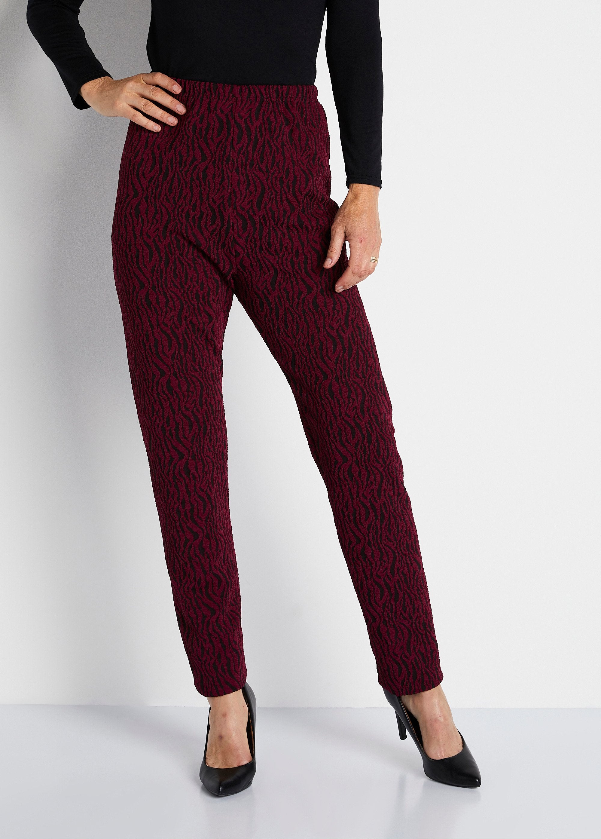 Leggings_de_punto_jacquard_con_cintura_elástica_cebra_burdeos_FA1_slim